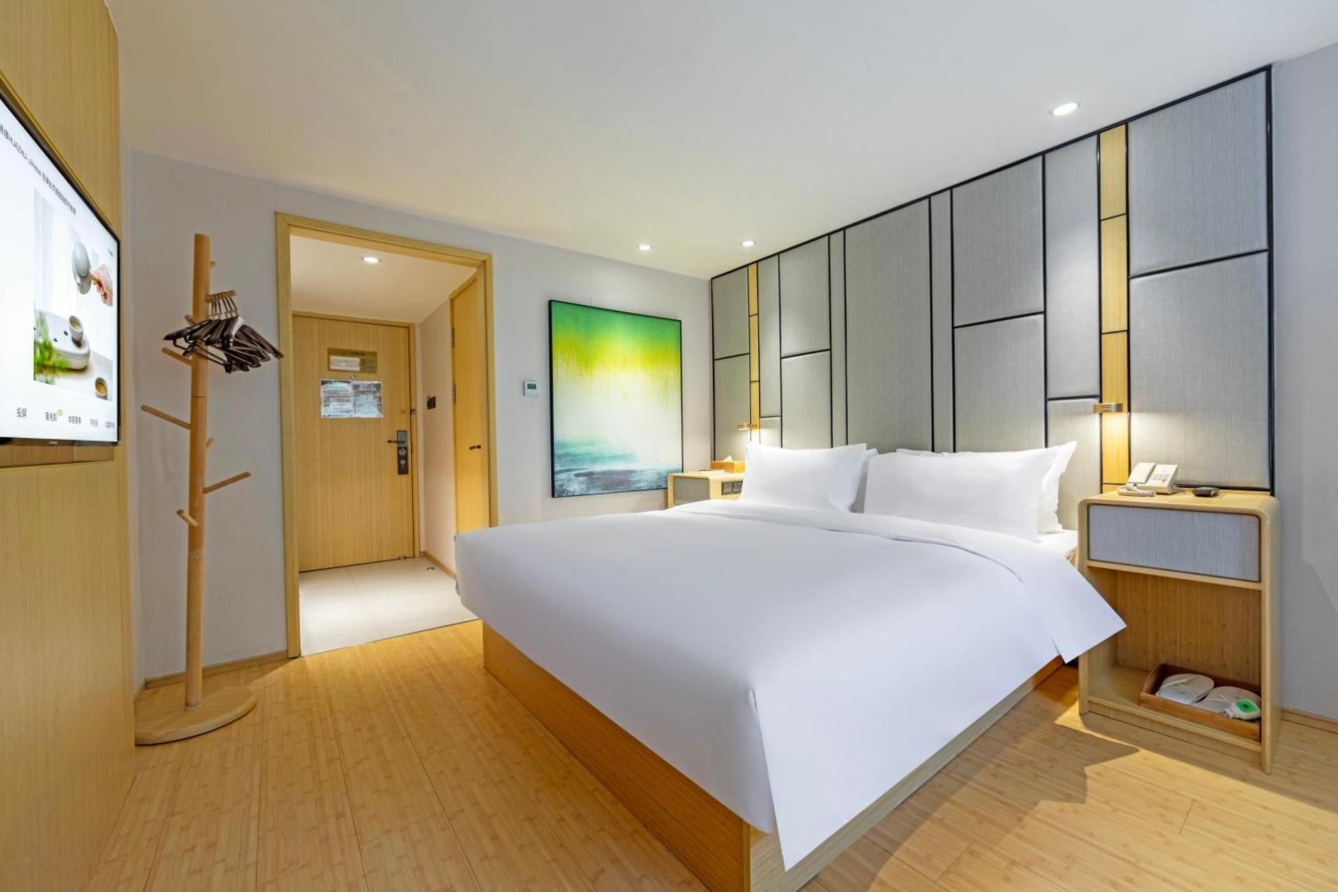 Queen Room