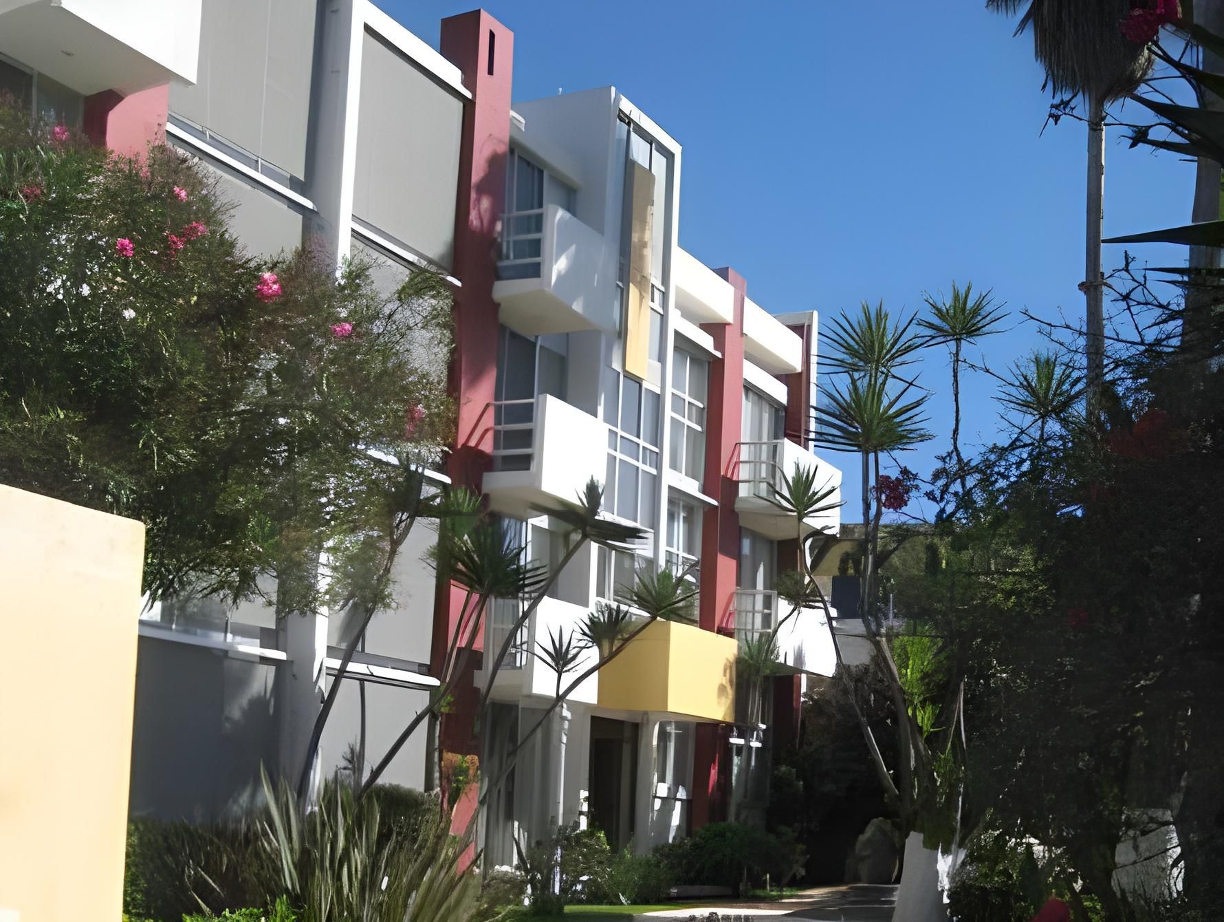 Dali Suites Hotel