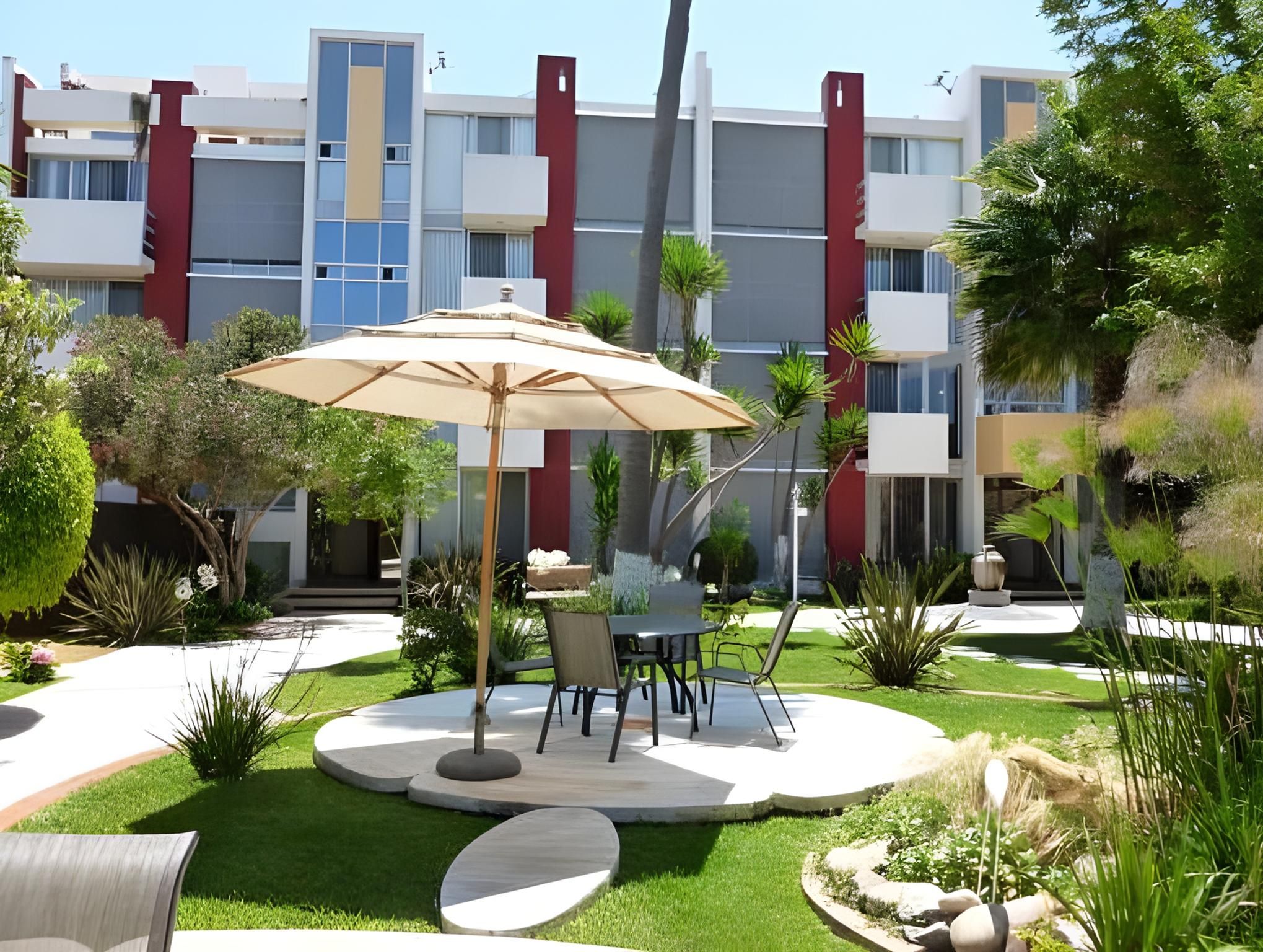 Dali Suites Hotel