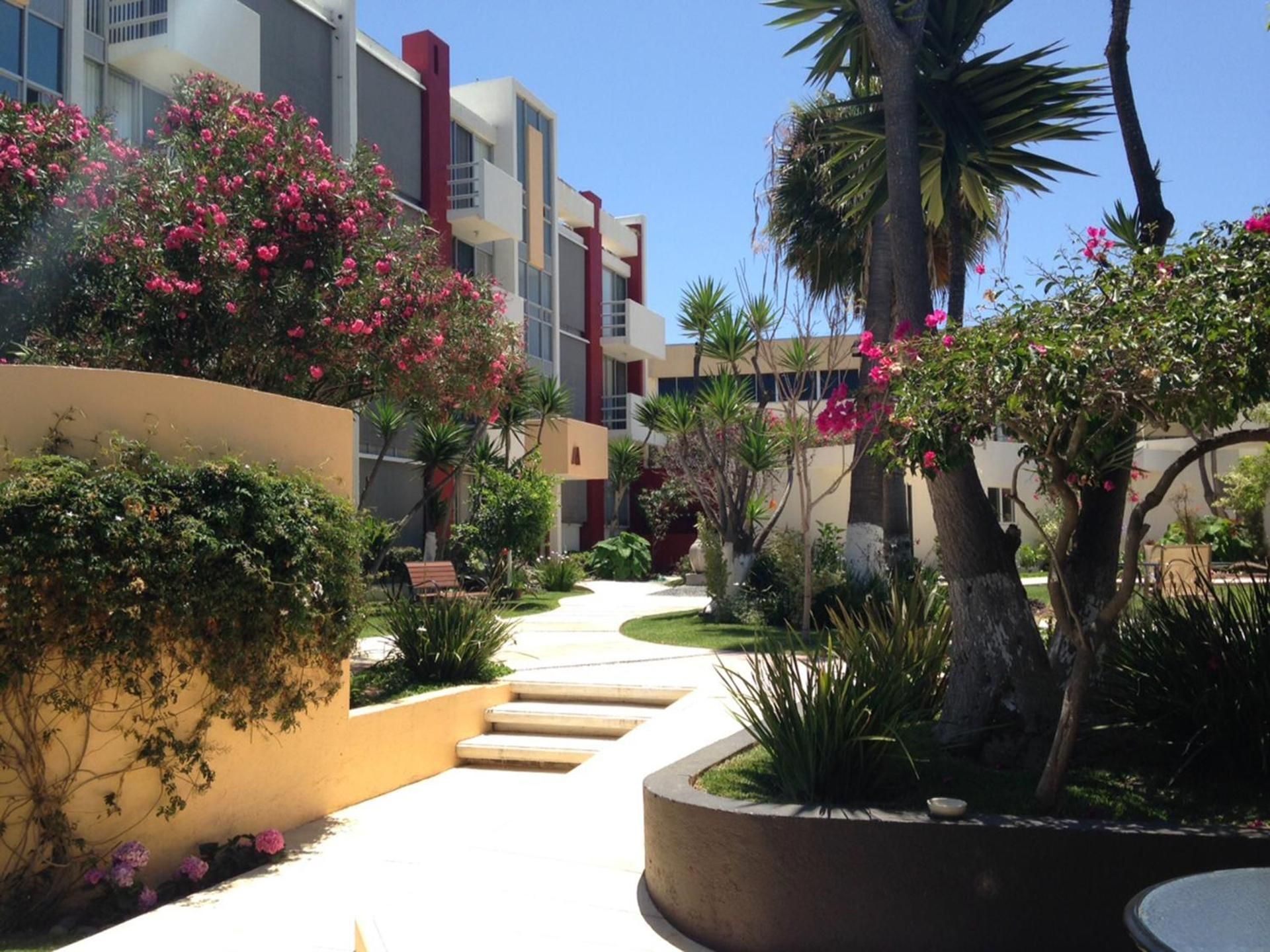 Dali Suites Hotel