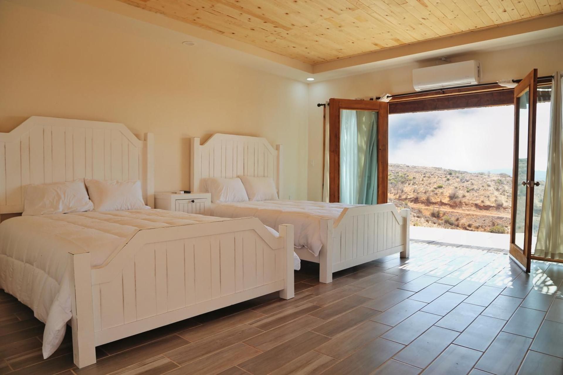 Quadruple Room with Terrace