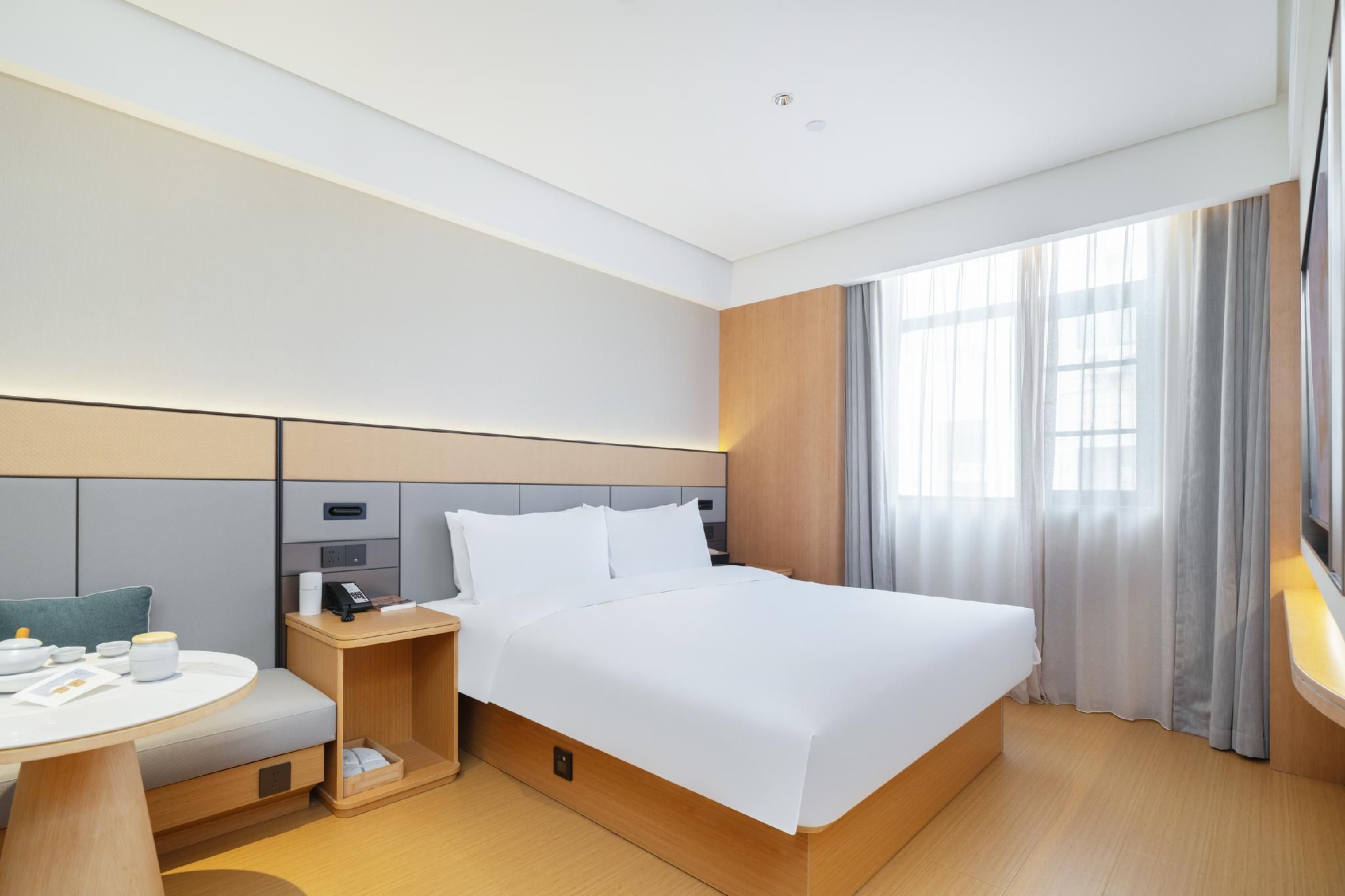 Business Queen Bed Room