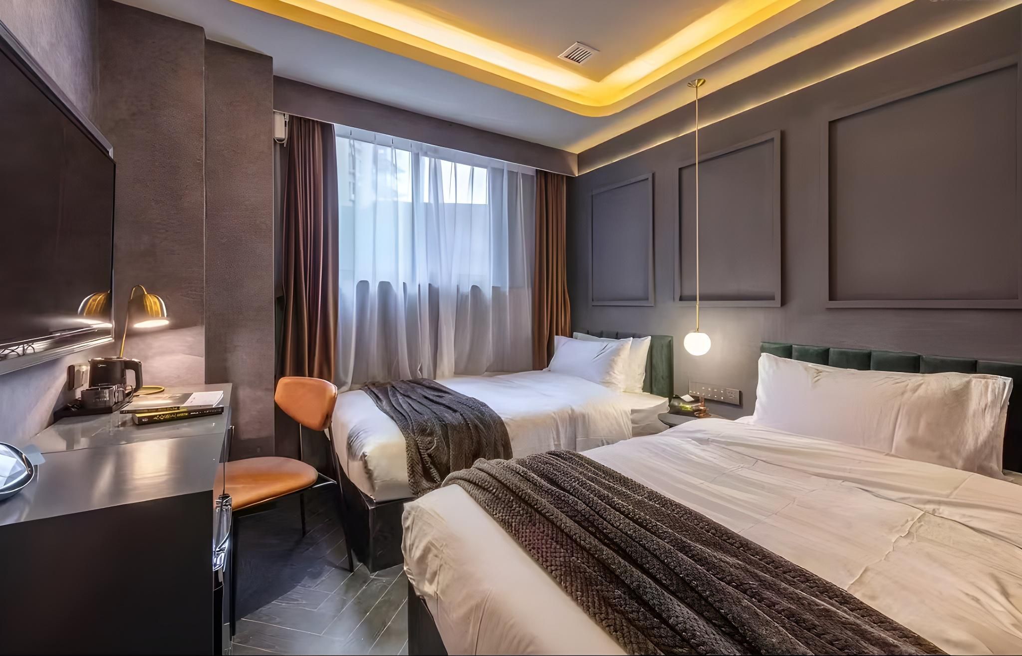 1 Twin Bed