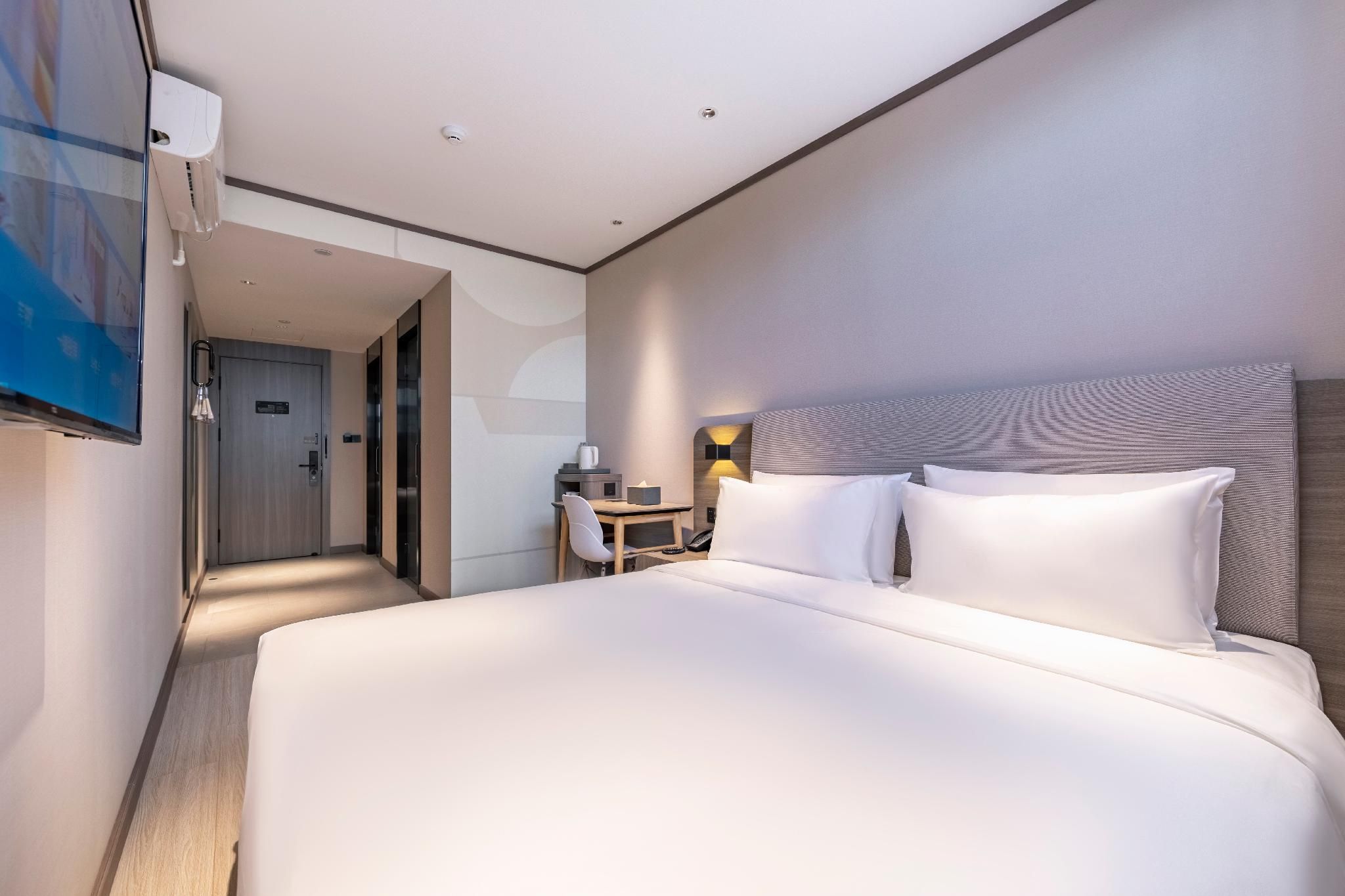 Huazhu - Superior BedRoom