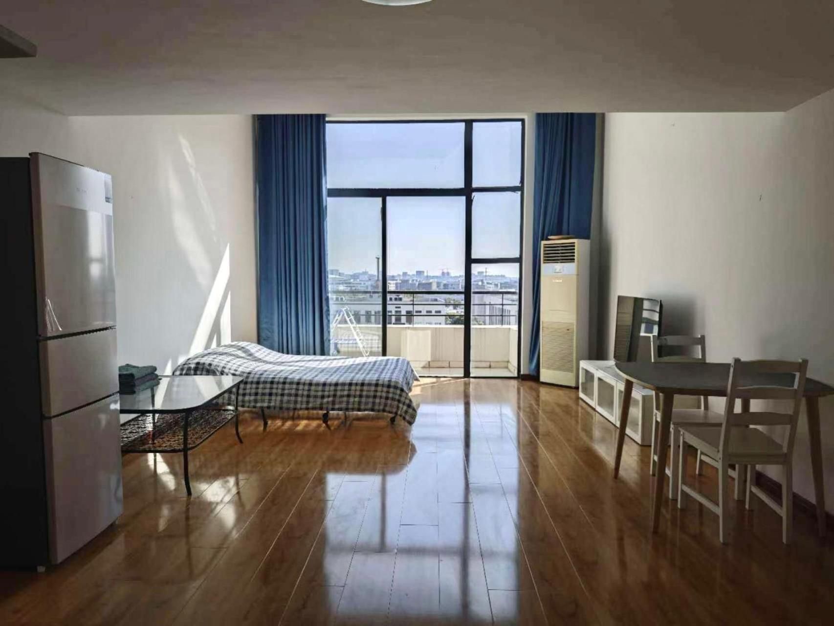 One-Bedroom Loft Apartment with Balcony