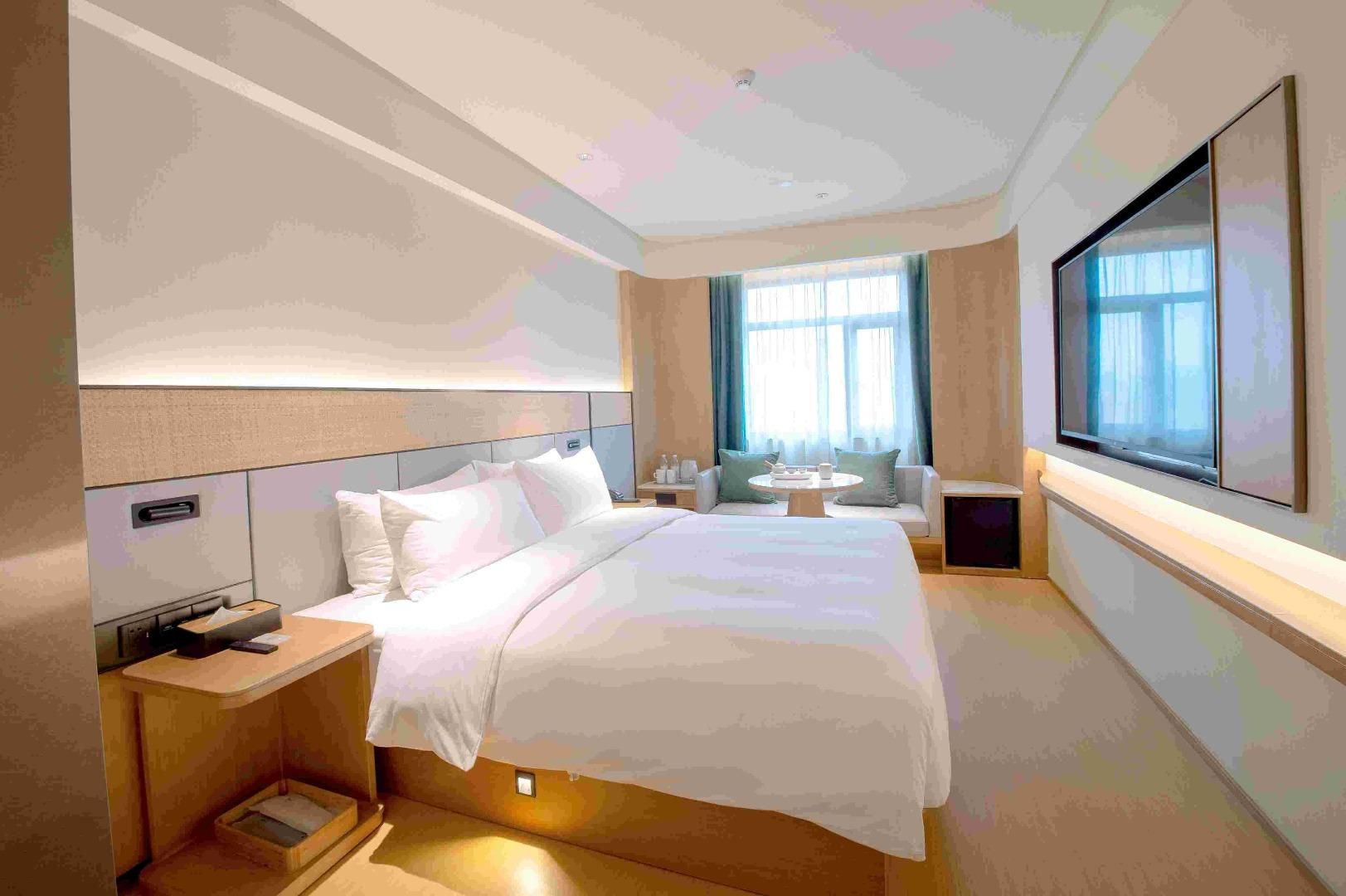 Business Queen Bed Room