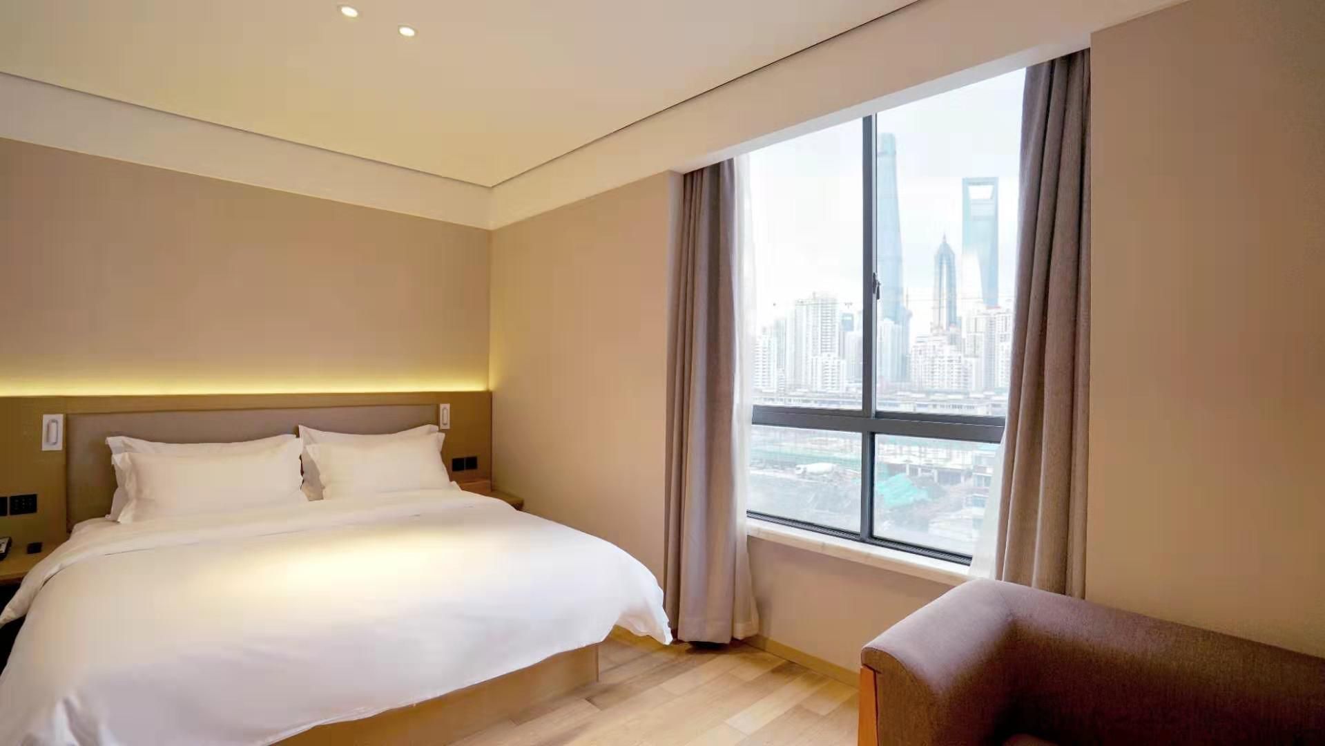 Queen Room with View