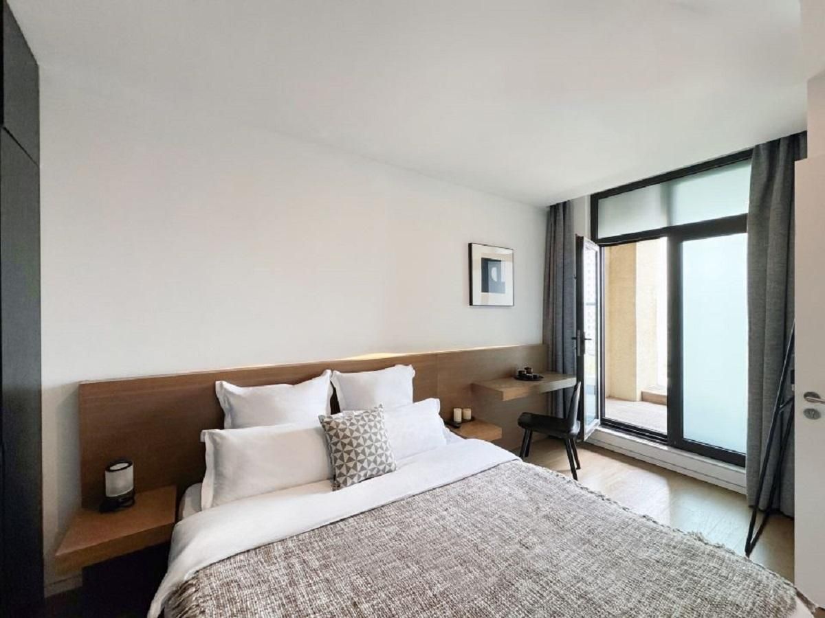 Exquisite One-Bedroom Apartment