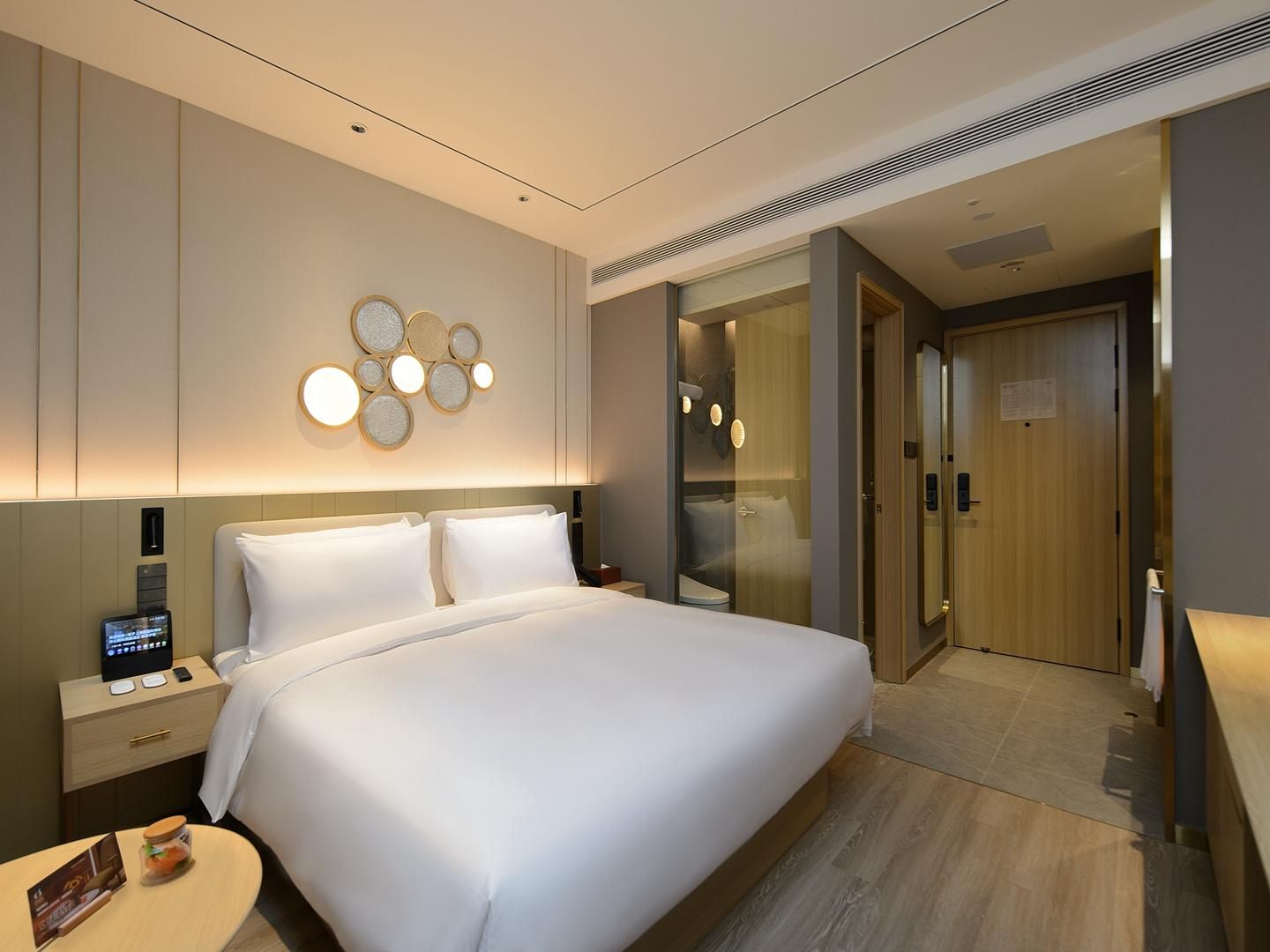 Huazhu - Yueruo Liujin Bed Room