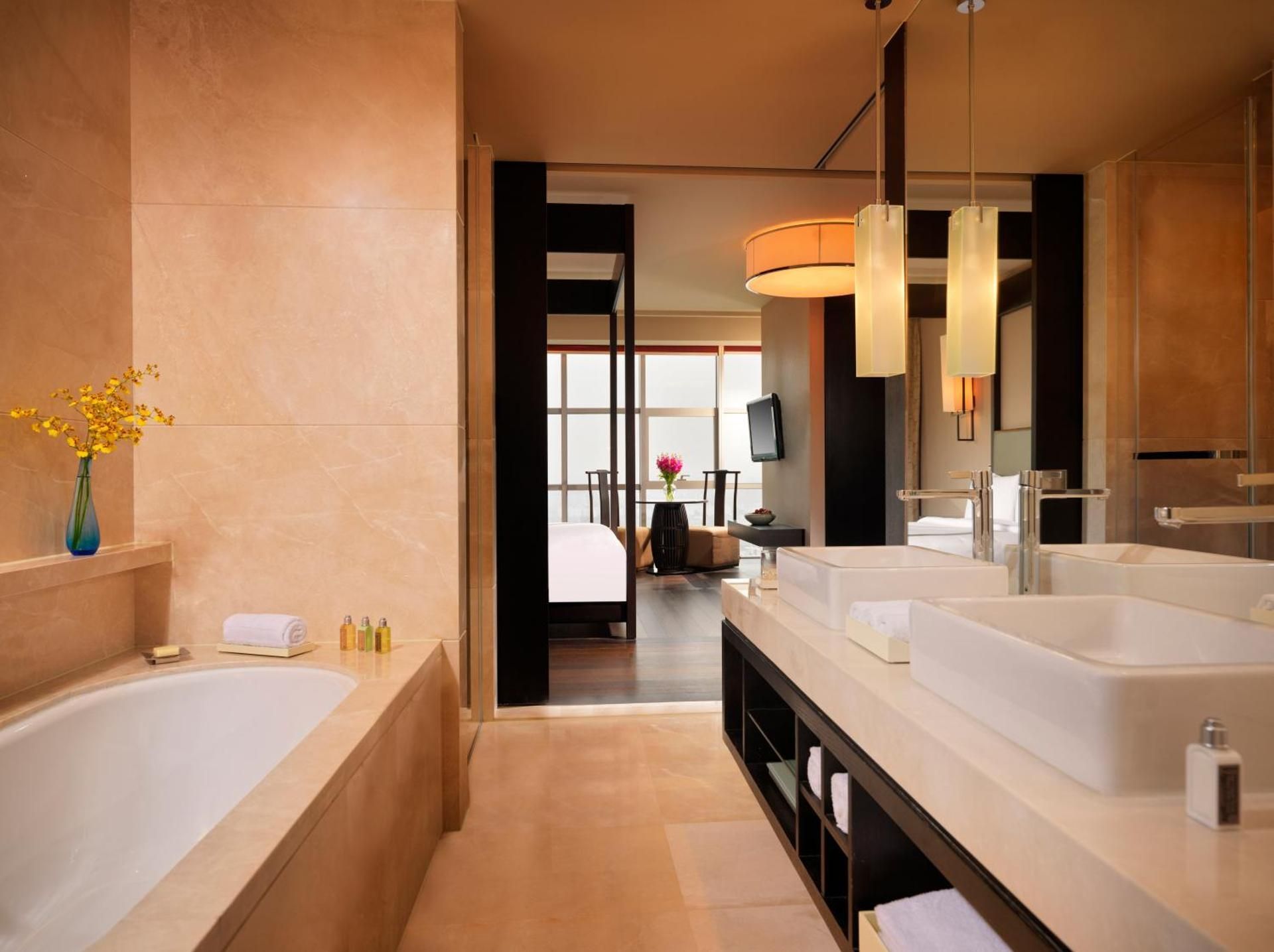 Executive Grand Deluxe King Room