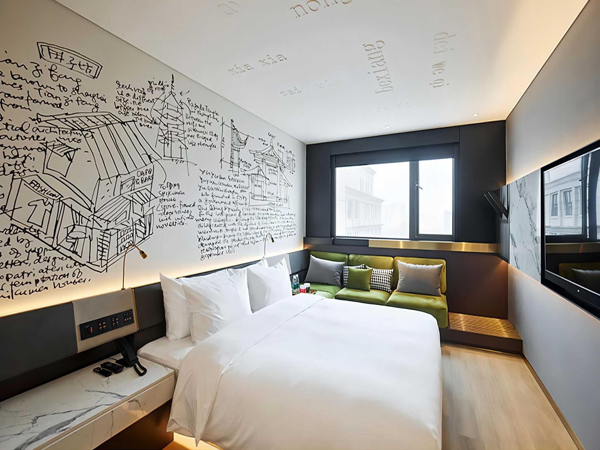 Huazhu - Huange Bed Room