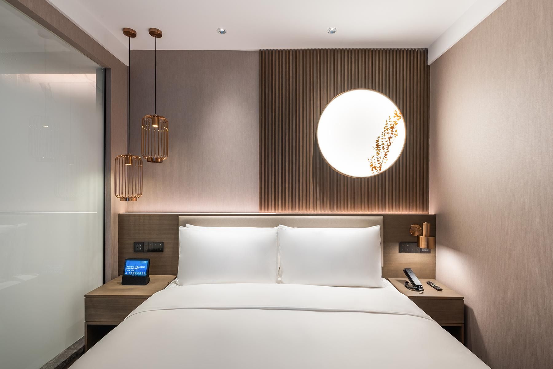 Hotel Queen Room