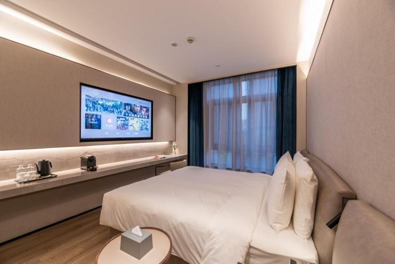 Business Queen Room