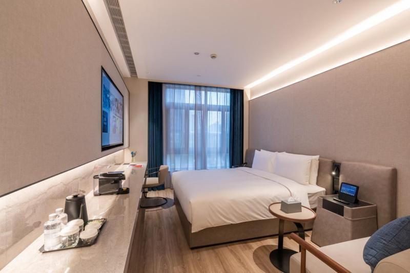 Business Queen Room
