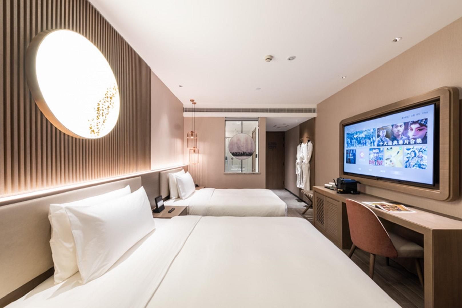 Huazhu - Deluxe Bonding Room