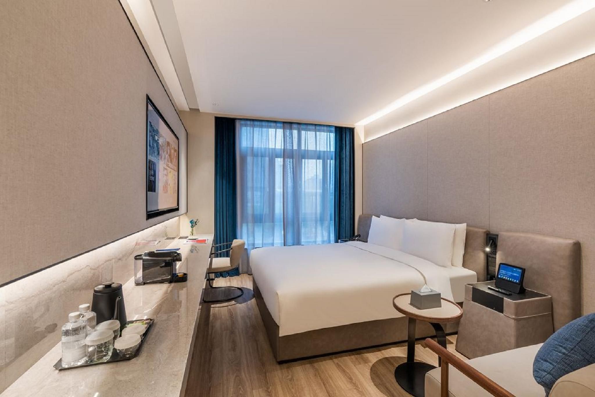 Huazhu - Deluxe Bed Room