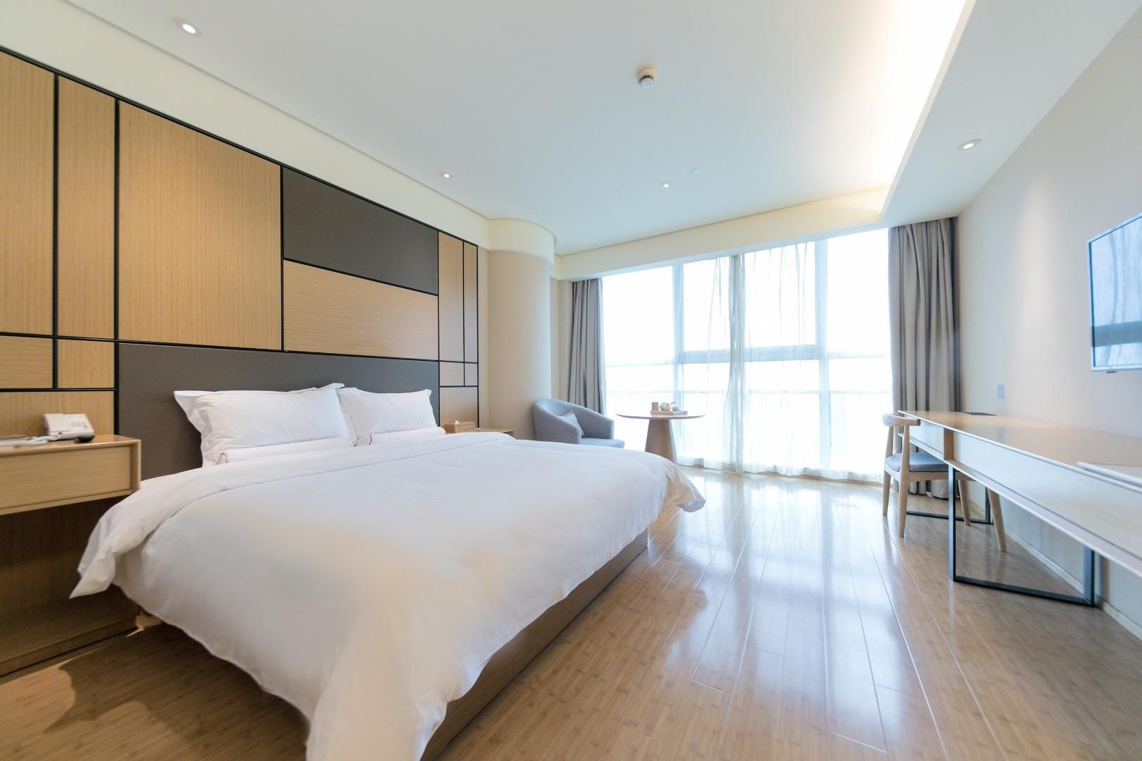 Business Queen Bed Room