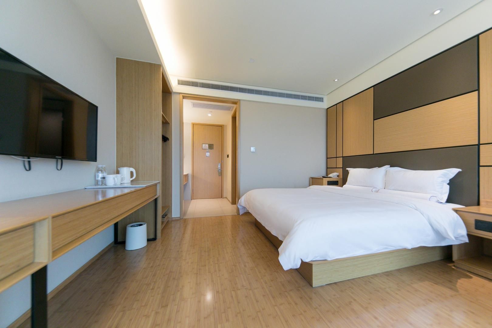 Business Queen Bed Room