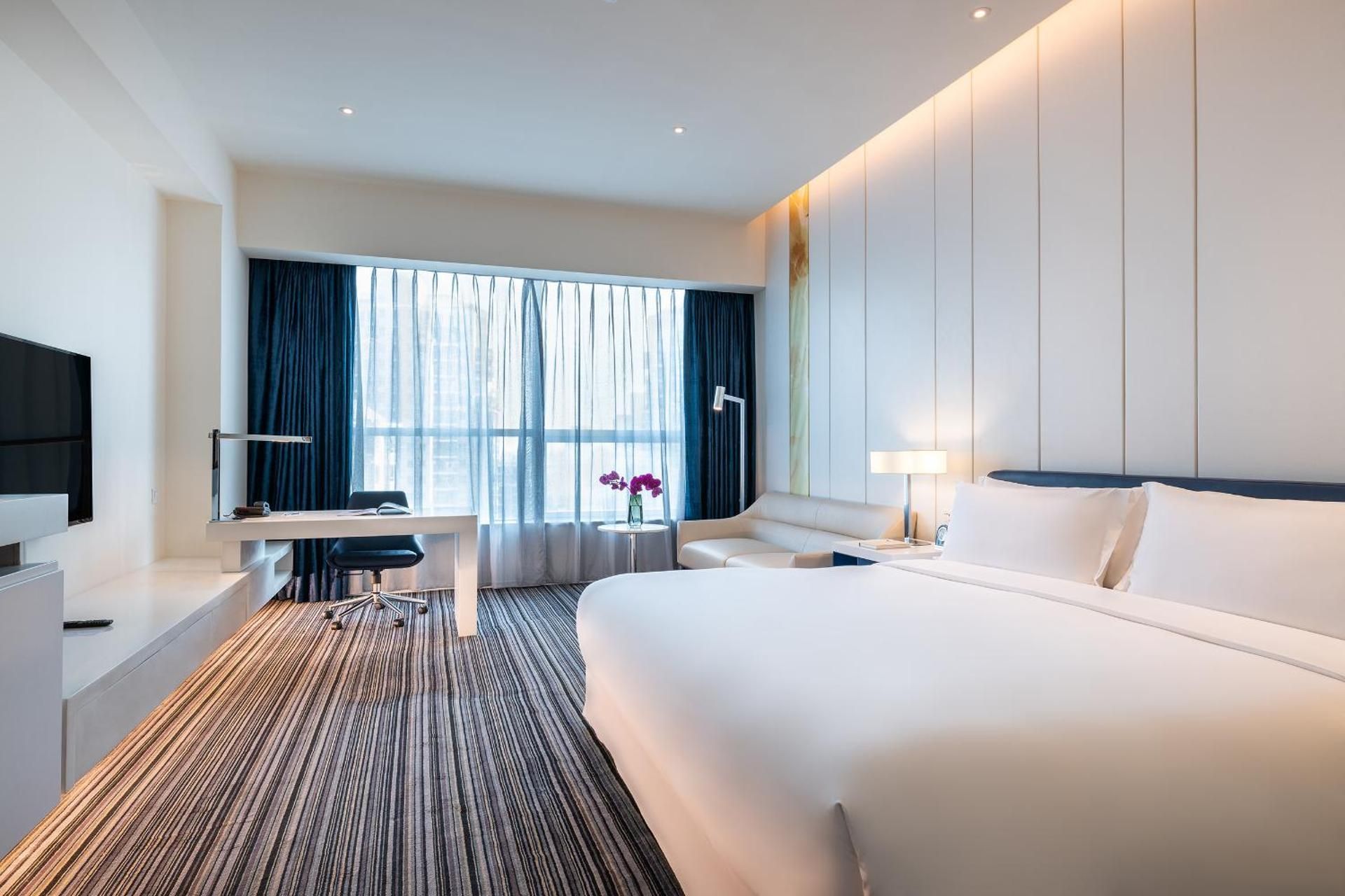 Executive King Room with Lounge Access