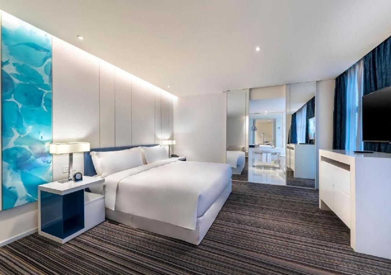 Deluxe Executive Double Room with Two Double Beds and Lounge Access