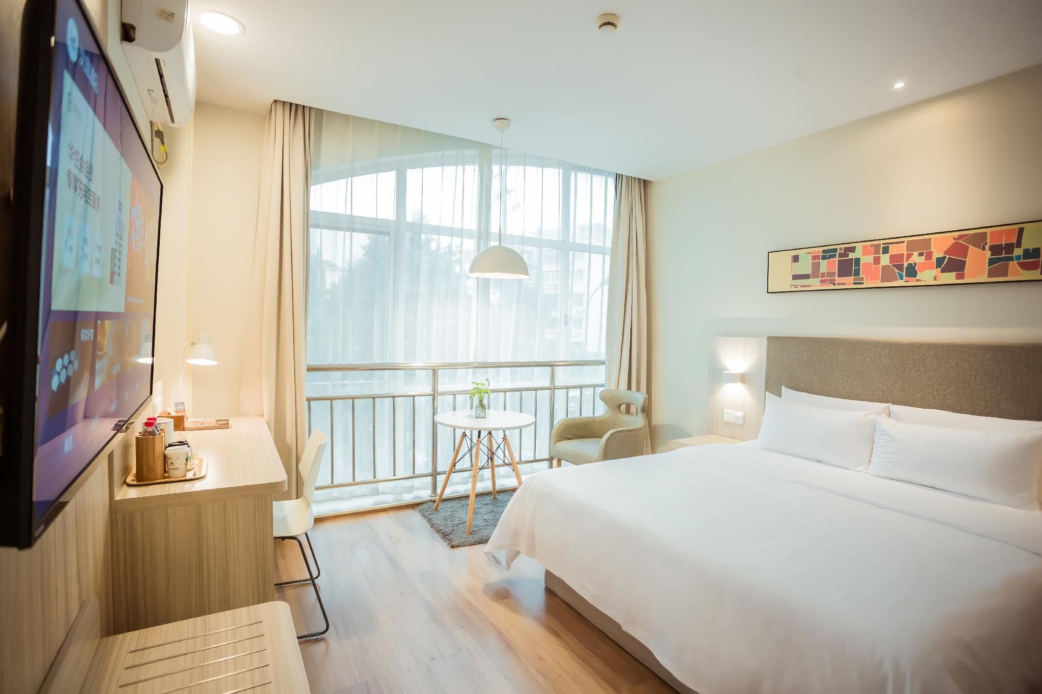 Queen Superior Room