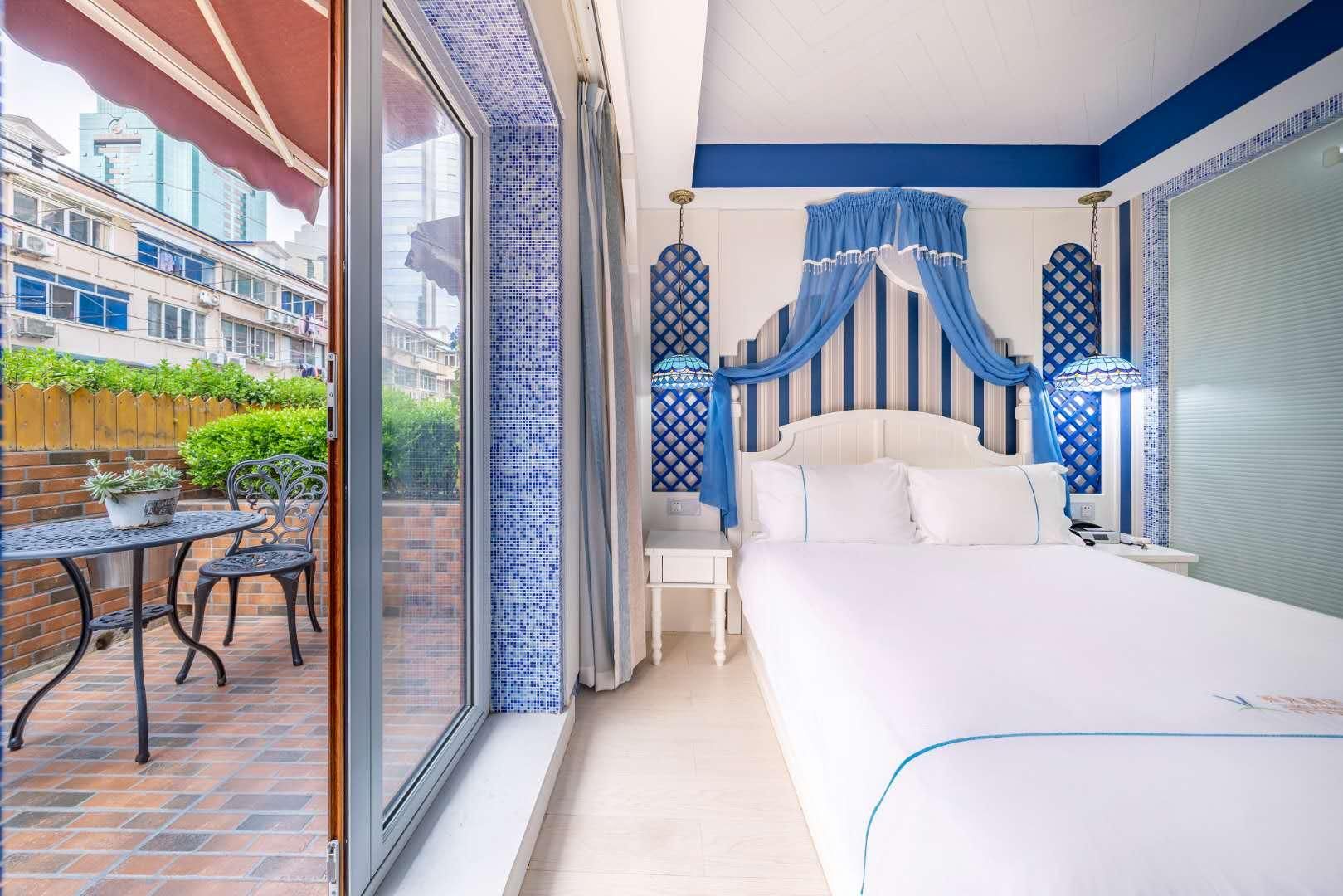 Balcony Room