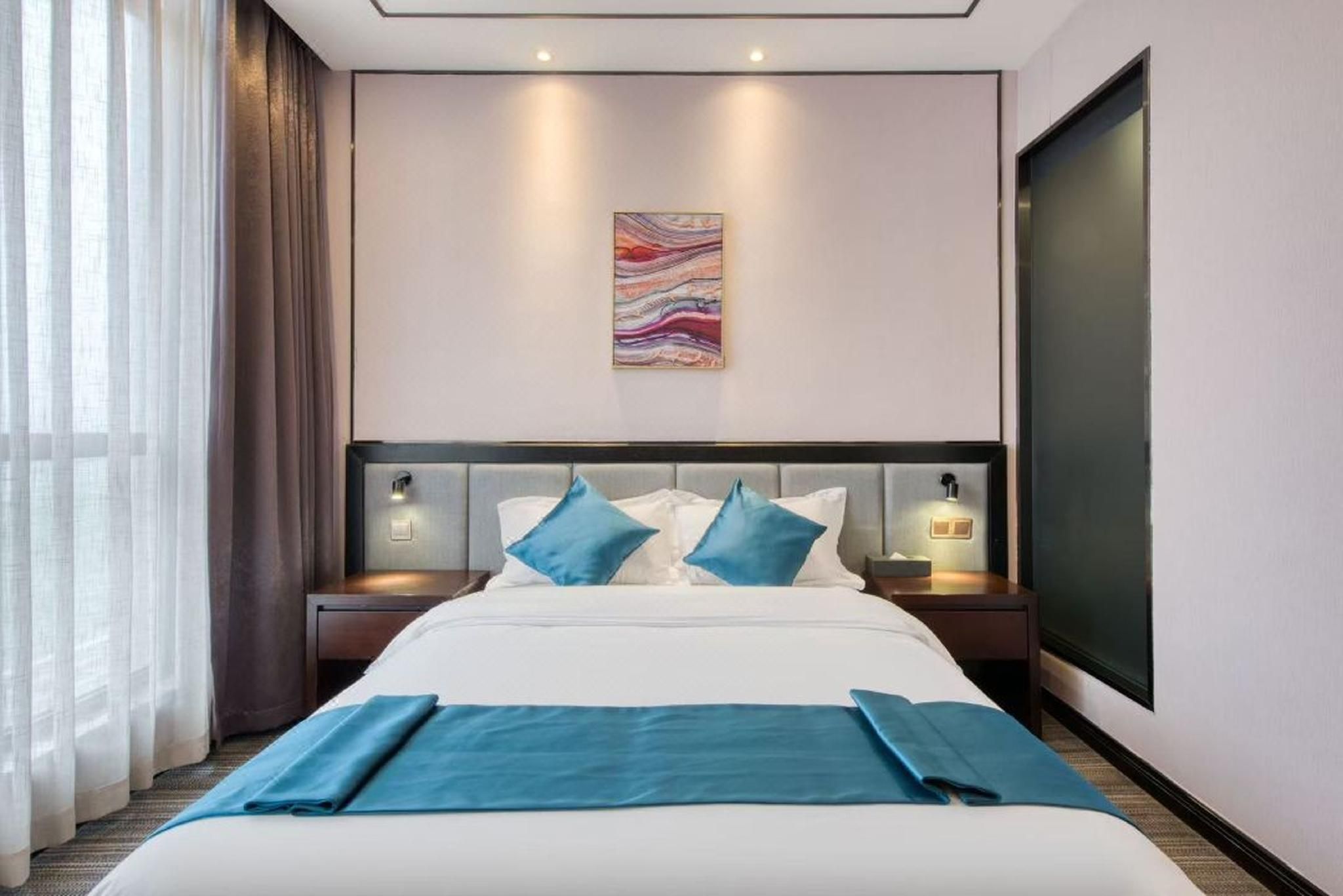 Comfort Queen Room