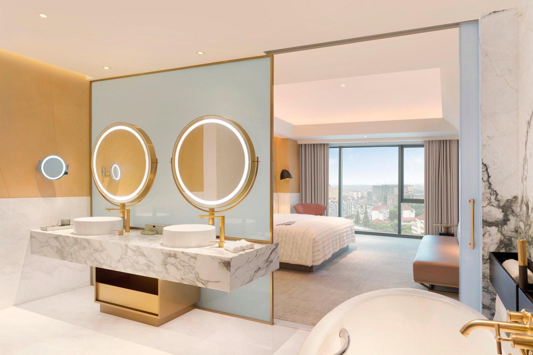 club lounge access, larger suite, 1 king, city view, high floor