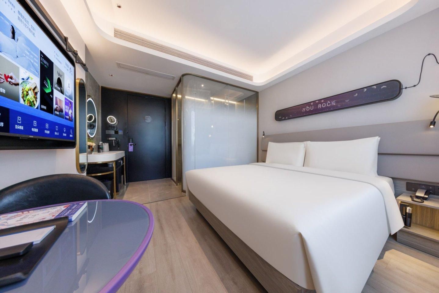 Executive room, Guest room, 1 Queen