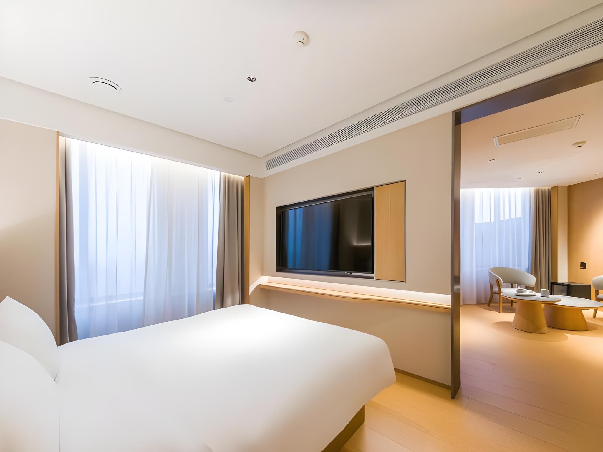 Huazhu - Room With View