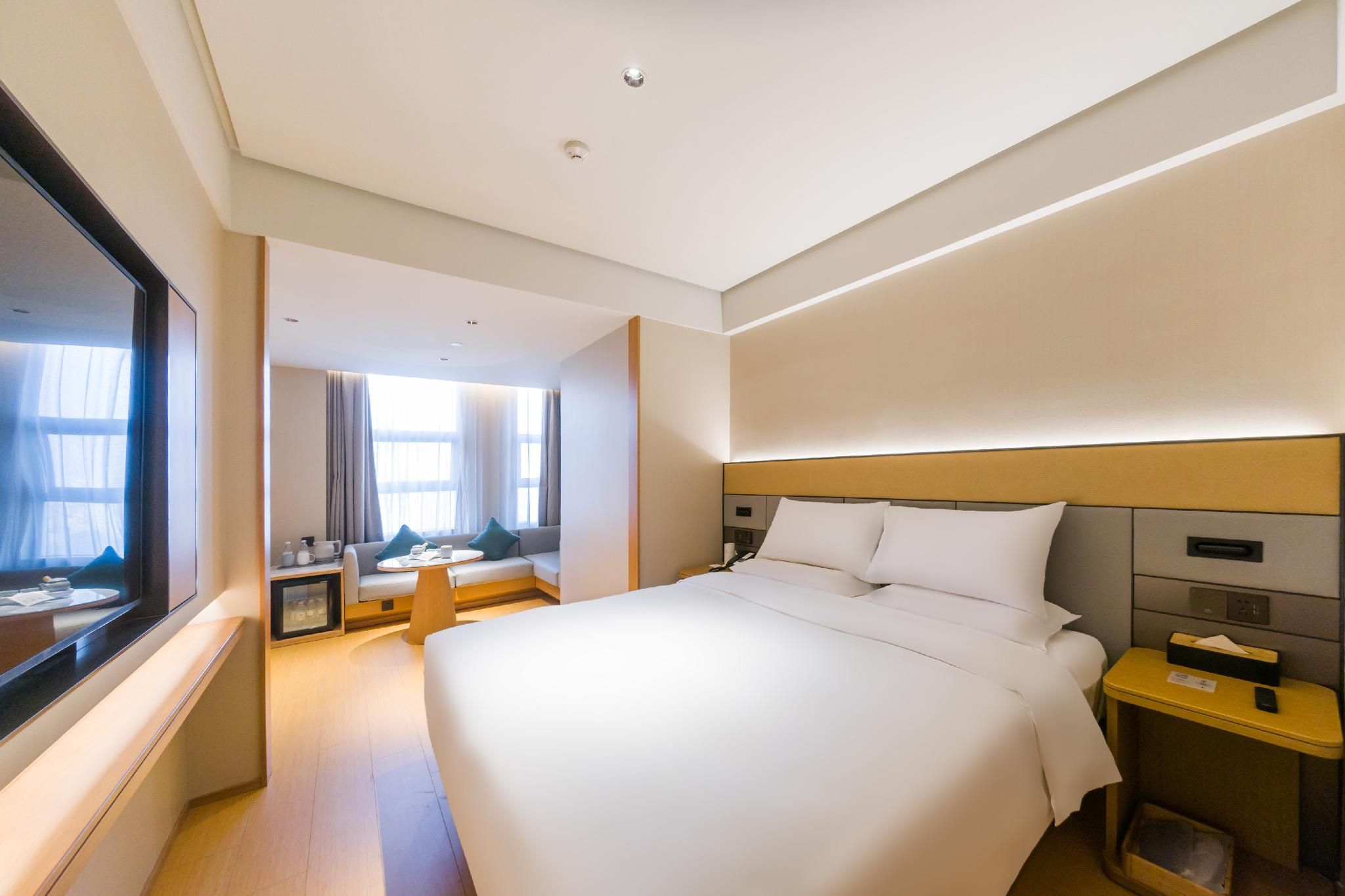 Business Queen Bed Room