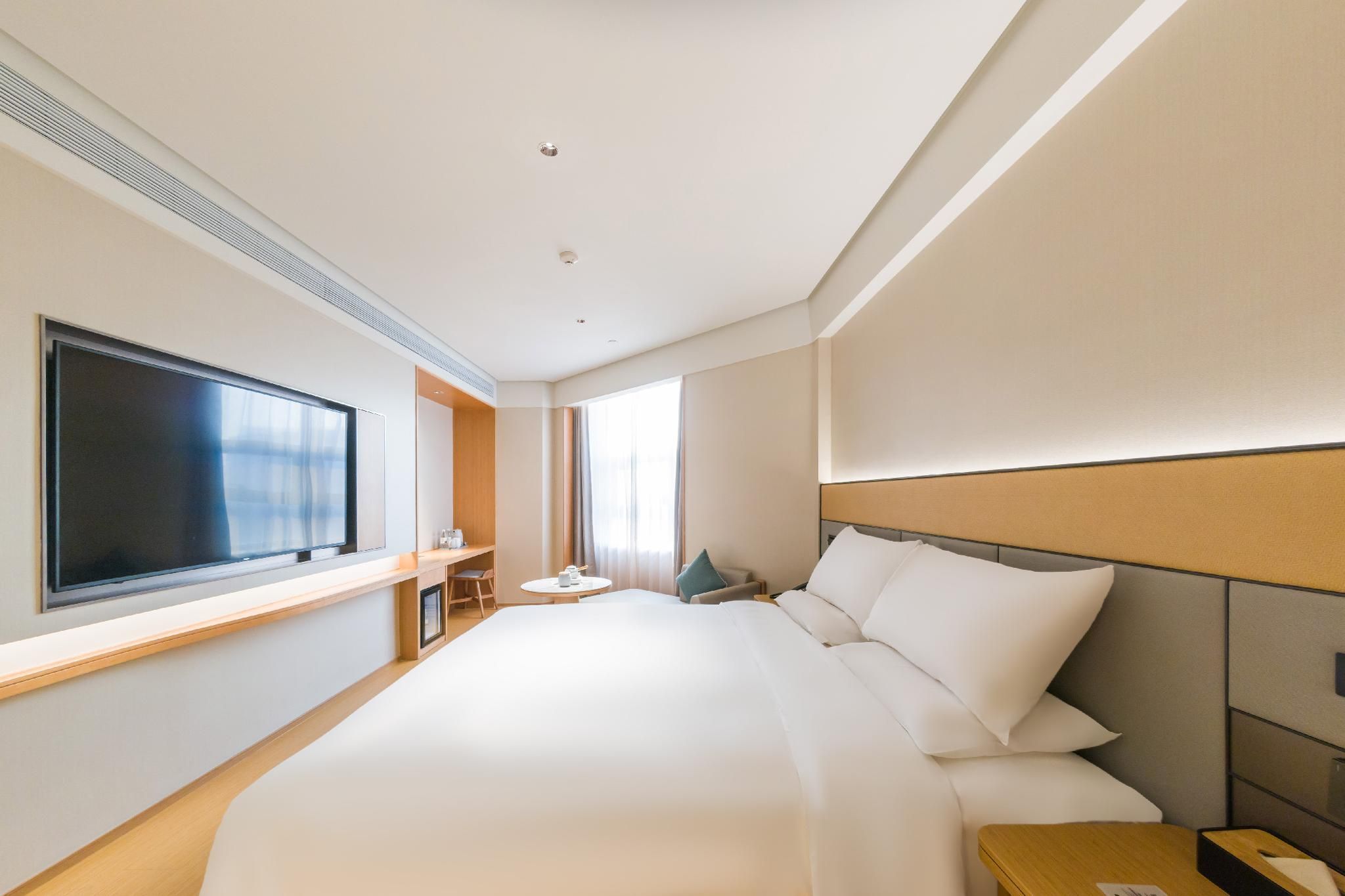 Business Queen Bed Room