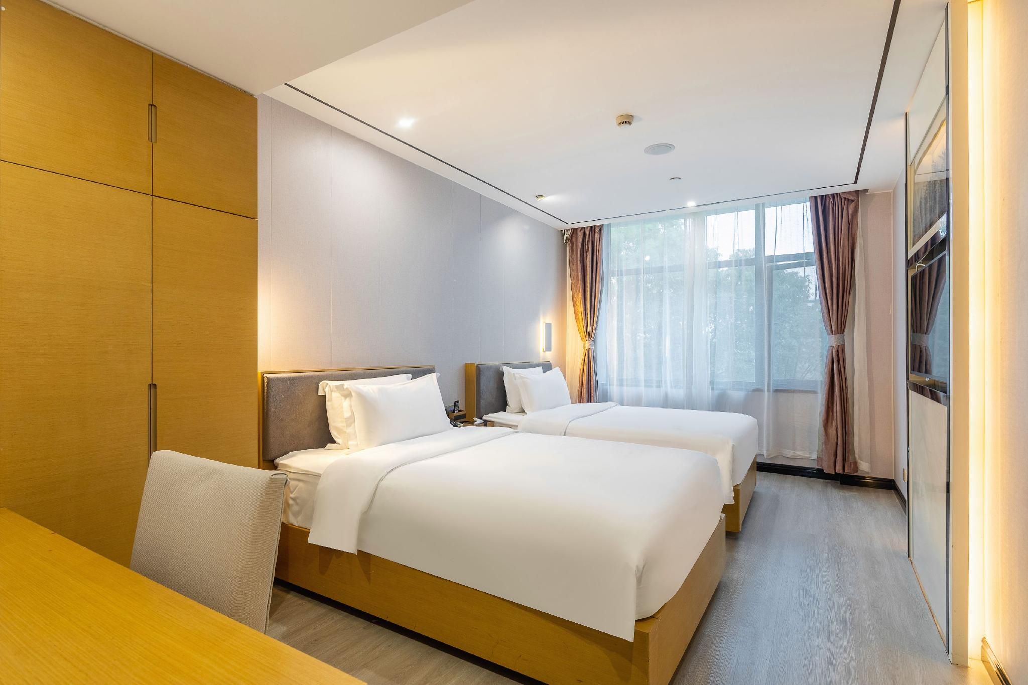 Twin Deluxe Room