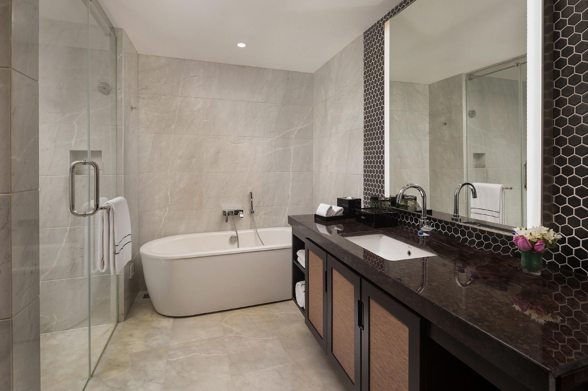 King Deluxe Suite Garden View