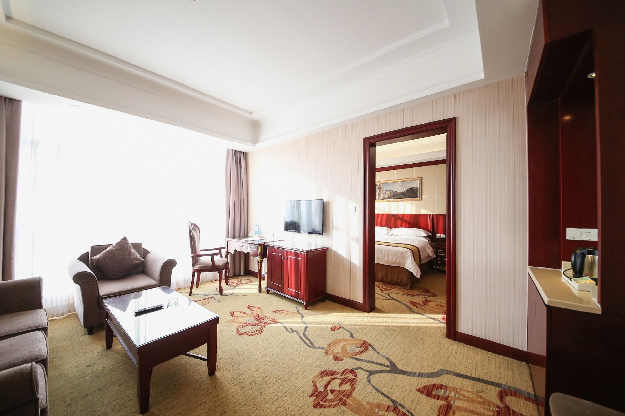 Deluxe Suite