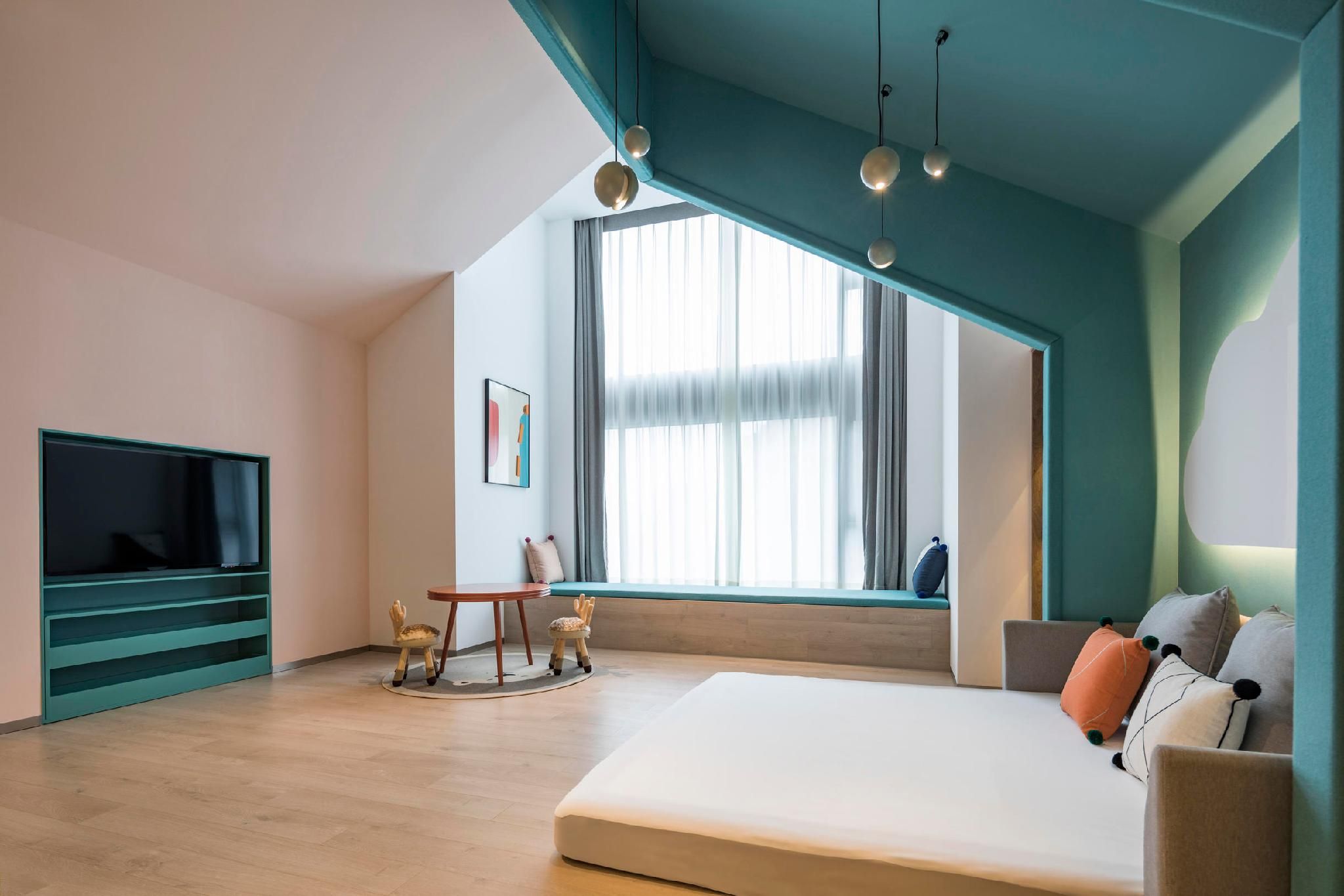 Atour - Living In Art Gallery, Bonding 1 Bed Room