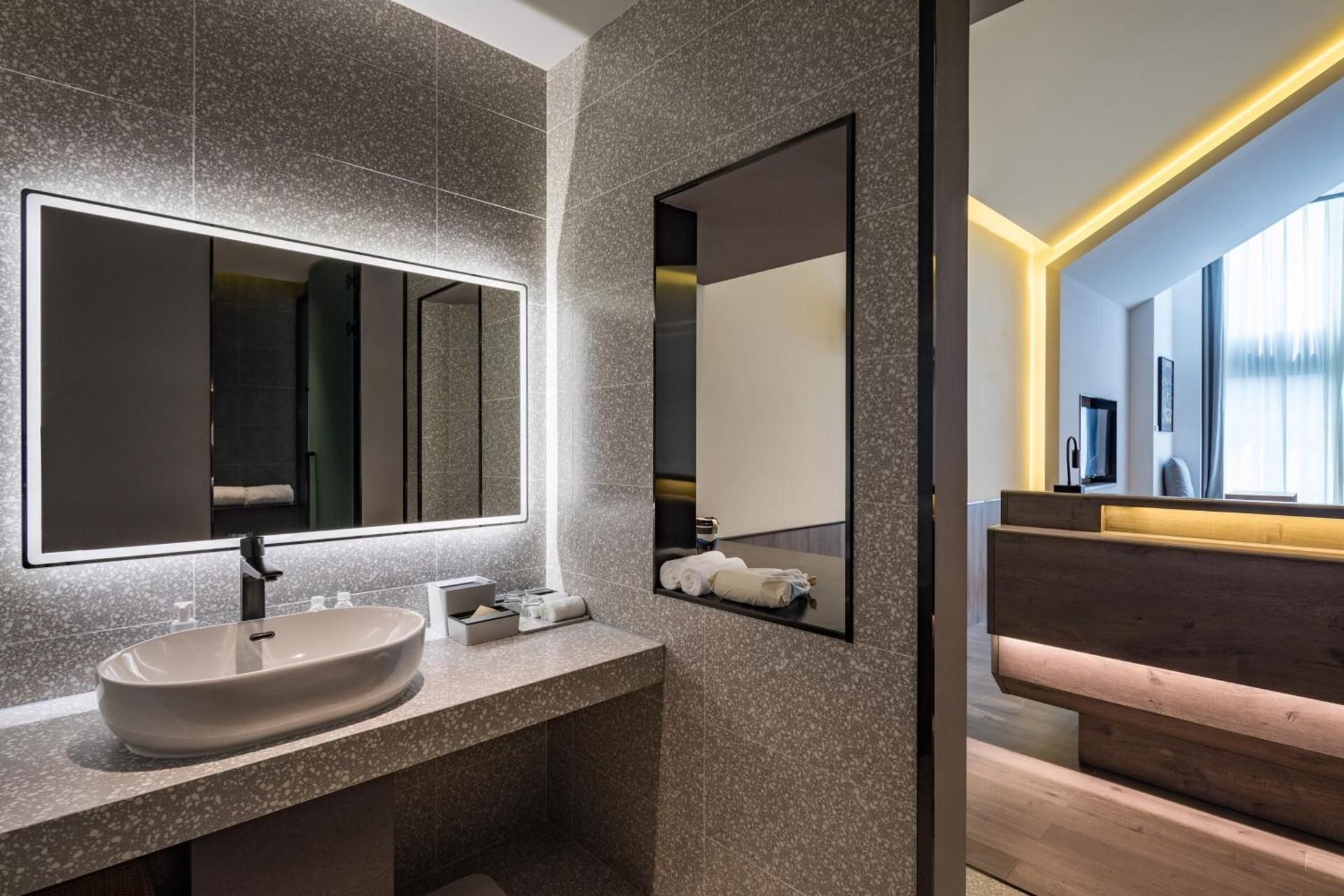 Theme Double Room - Cat Exclusive