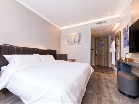 Hotel Queen Room