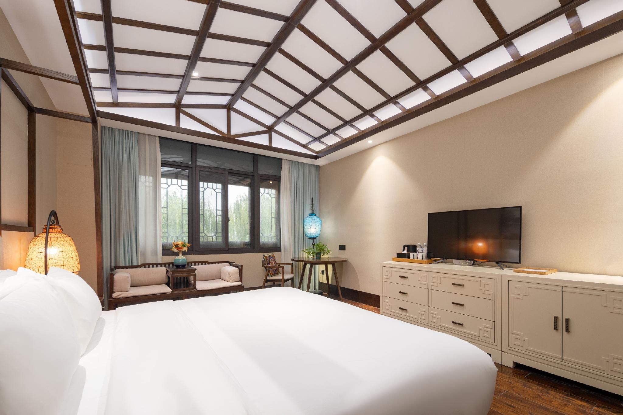 1 King Room