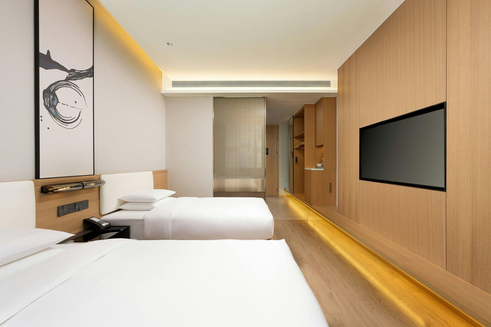 Comfort Twin, Guest room, 2 Twin, Atrium window