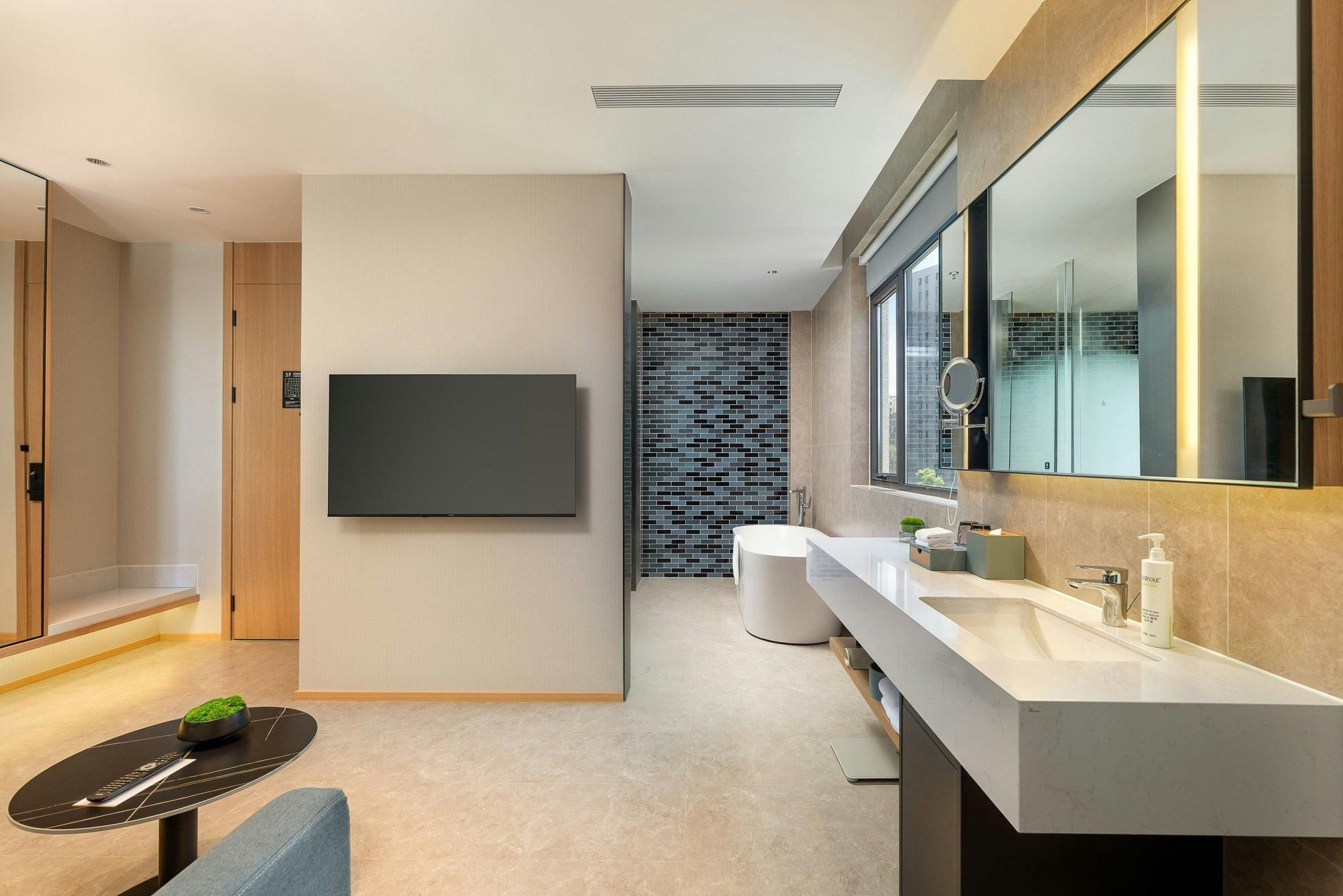 Premier Suite, Suite, 1 King, City view