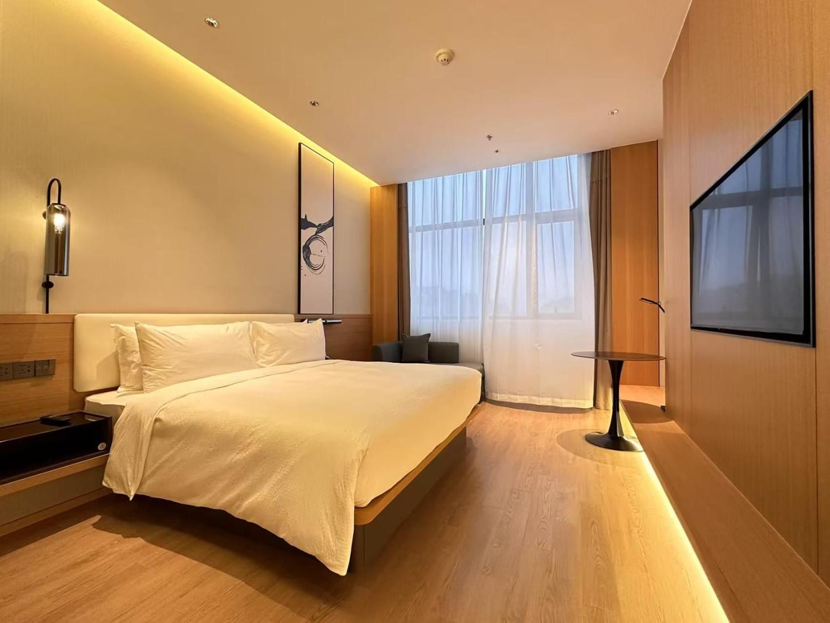 Premier King, Guest room, 1 King, City view