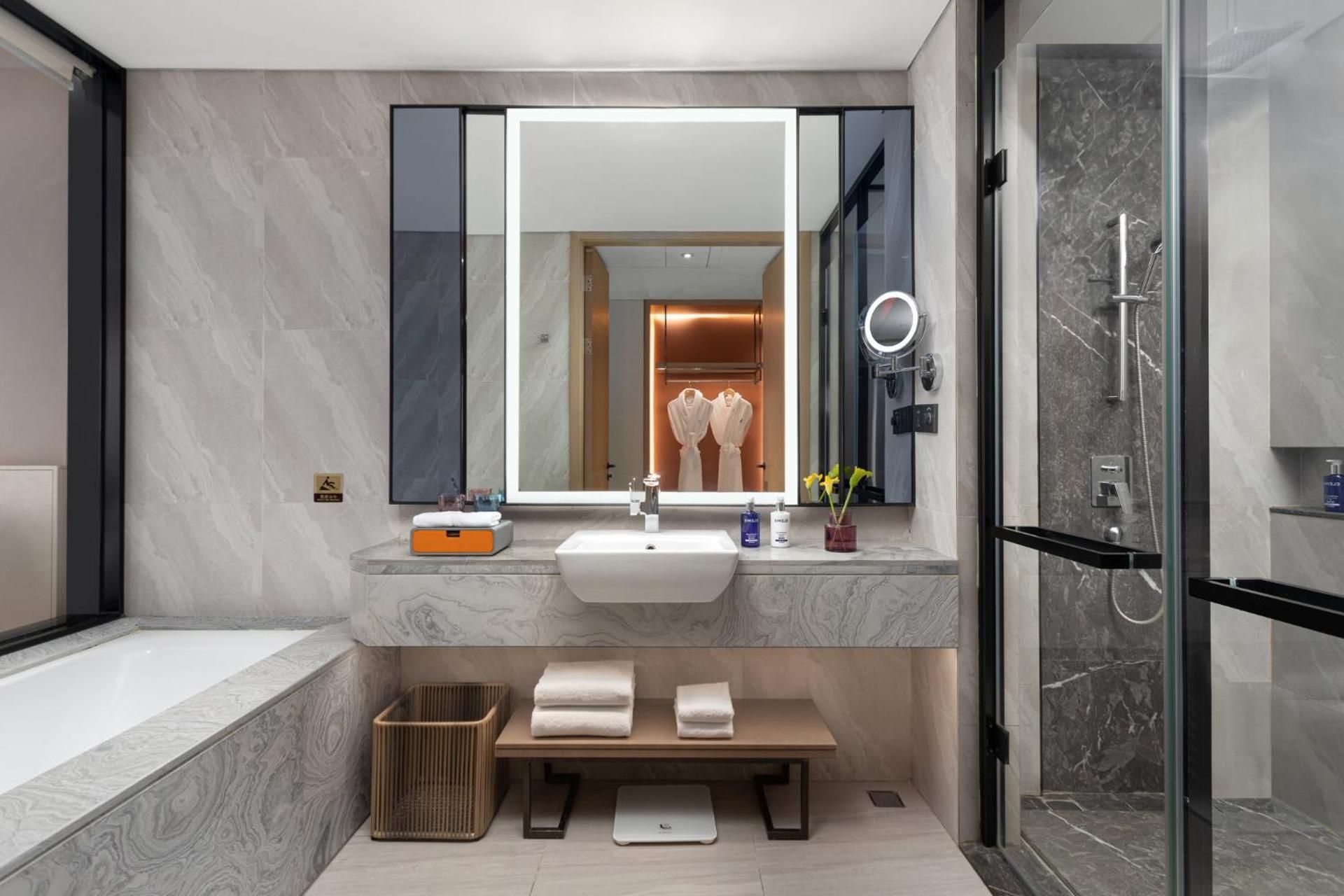 Standard Twin Room - Lounge Access