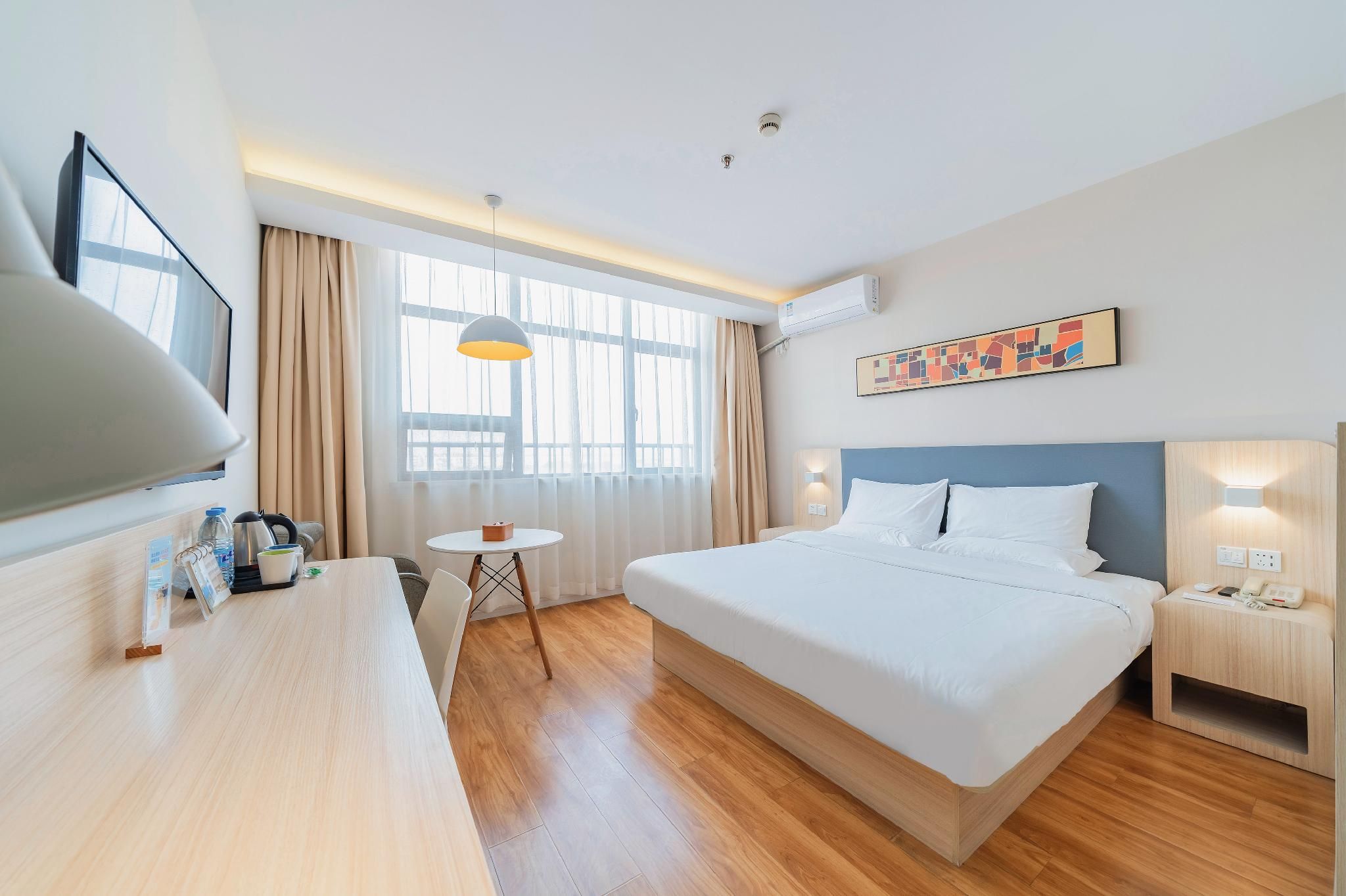 Queen Superior Room