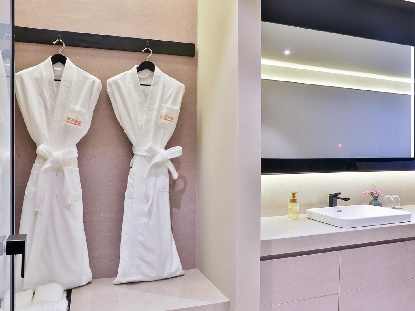 Huazhu - Superior BedRoom