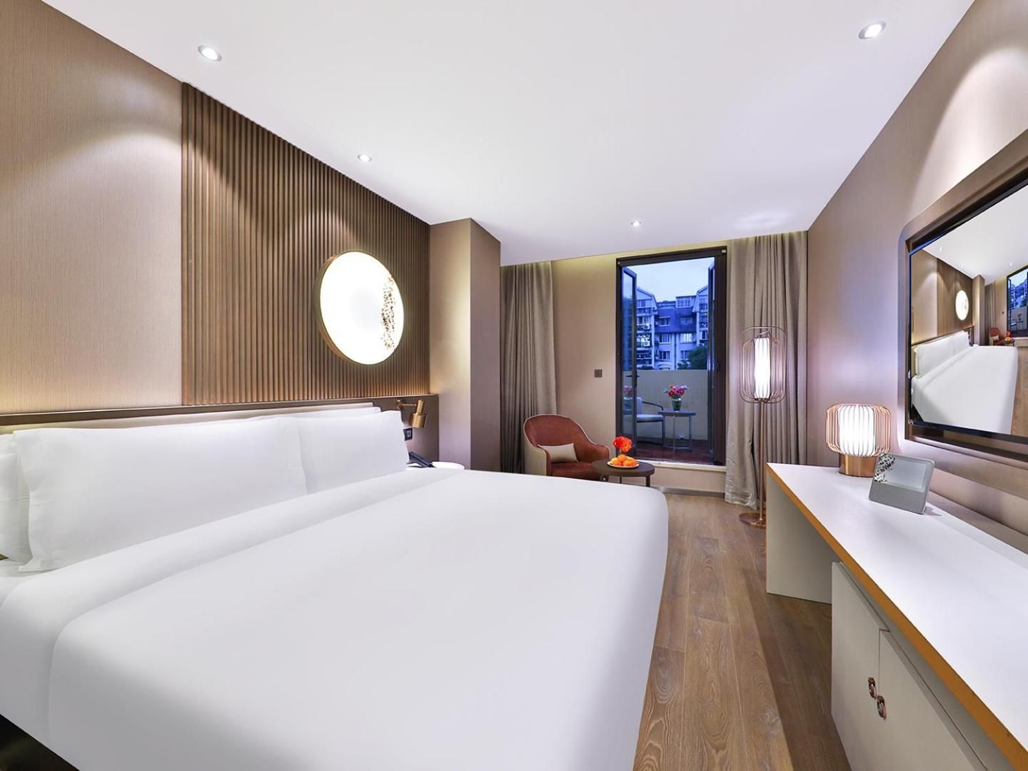 Deluxe Double Room (2 Adults + 1 Child)