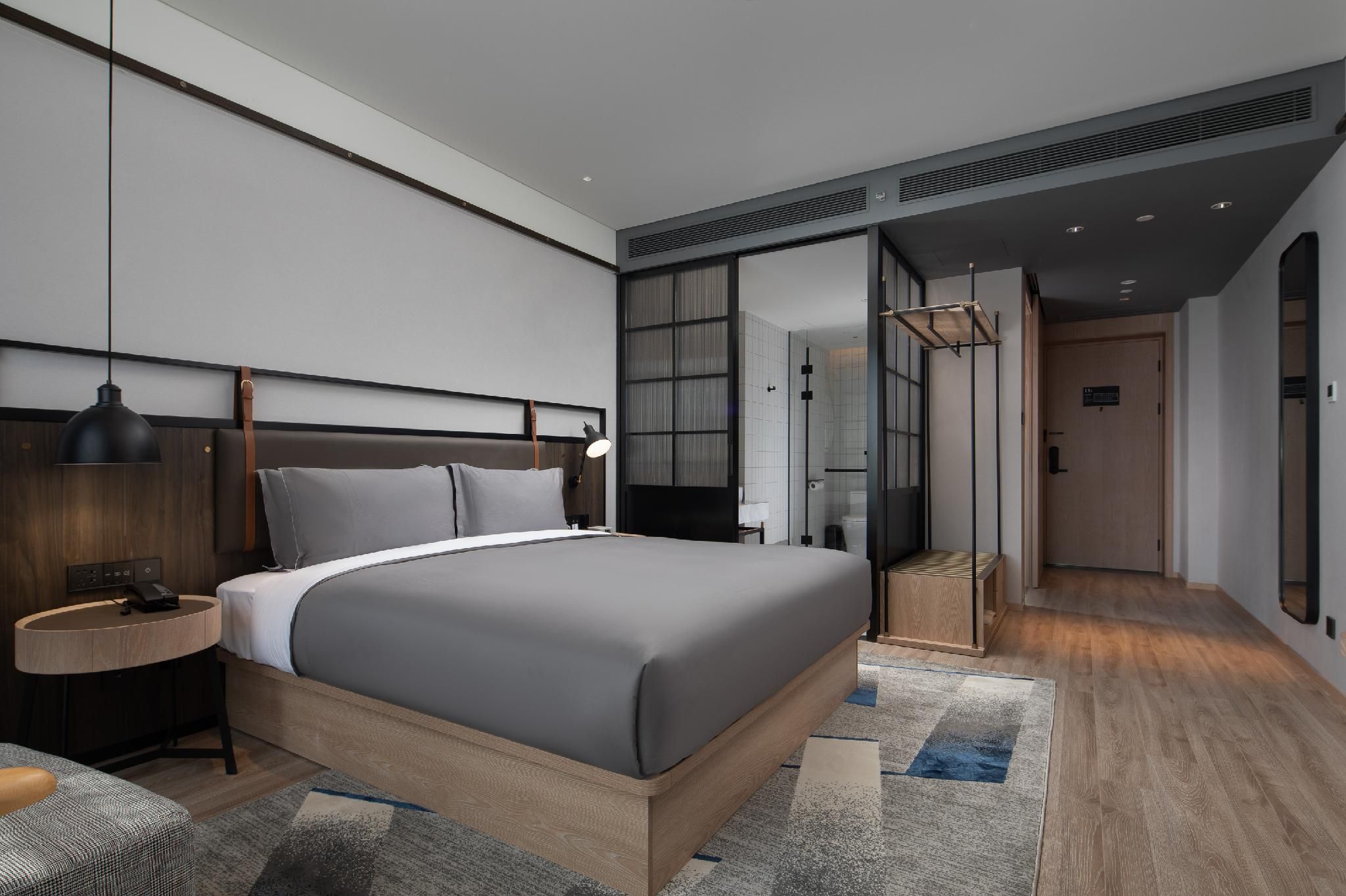 Comfort Queen Room