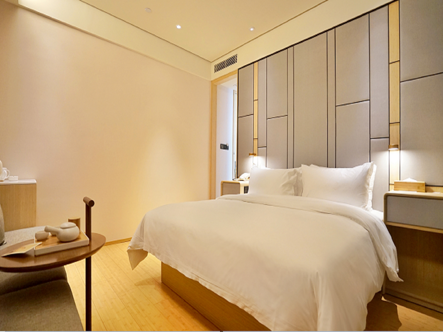 Hotel Queen Room