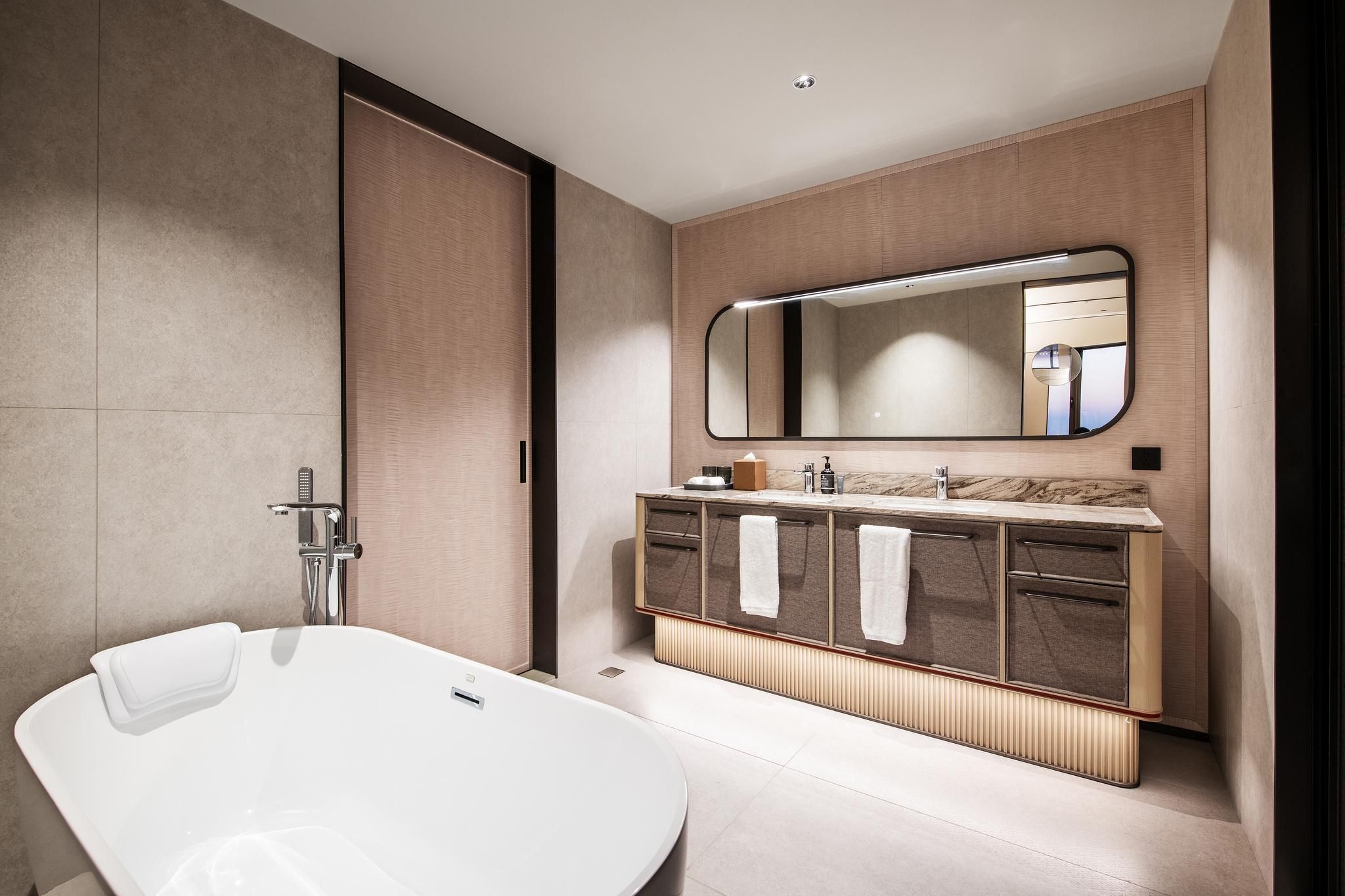 Intercity Suite
