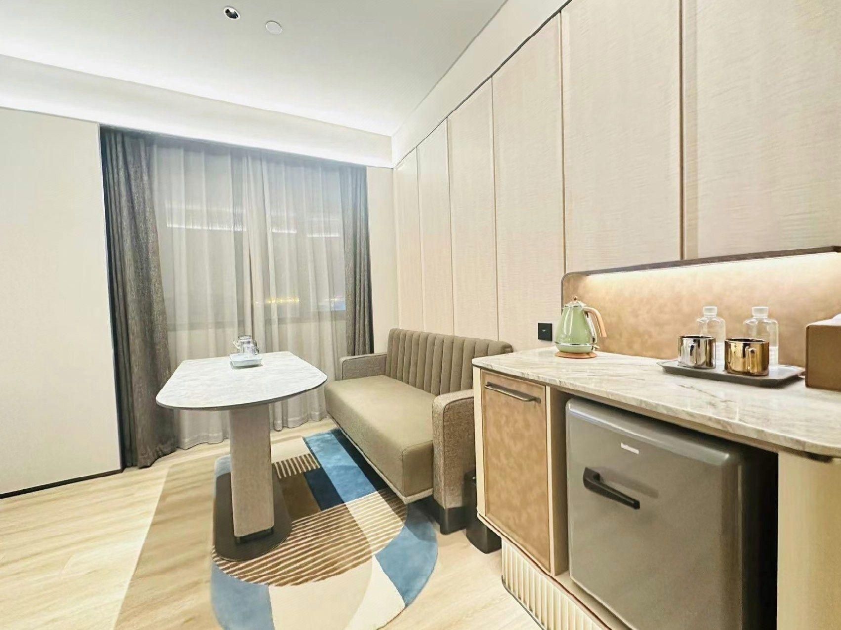 Intercity Hotel Shanghai Hongqiao Airport Superior Double Room 3